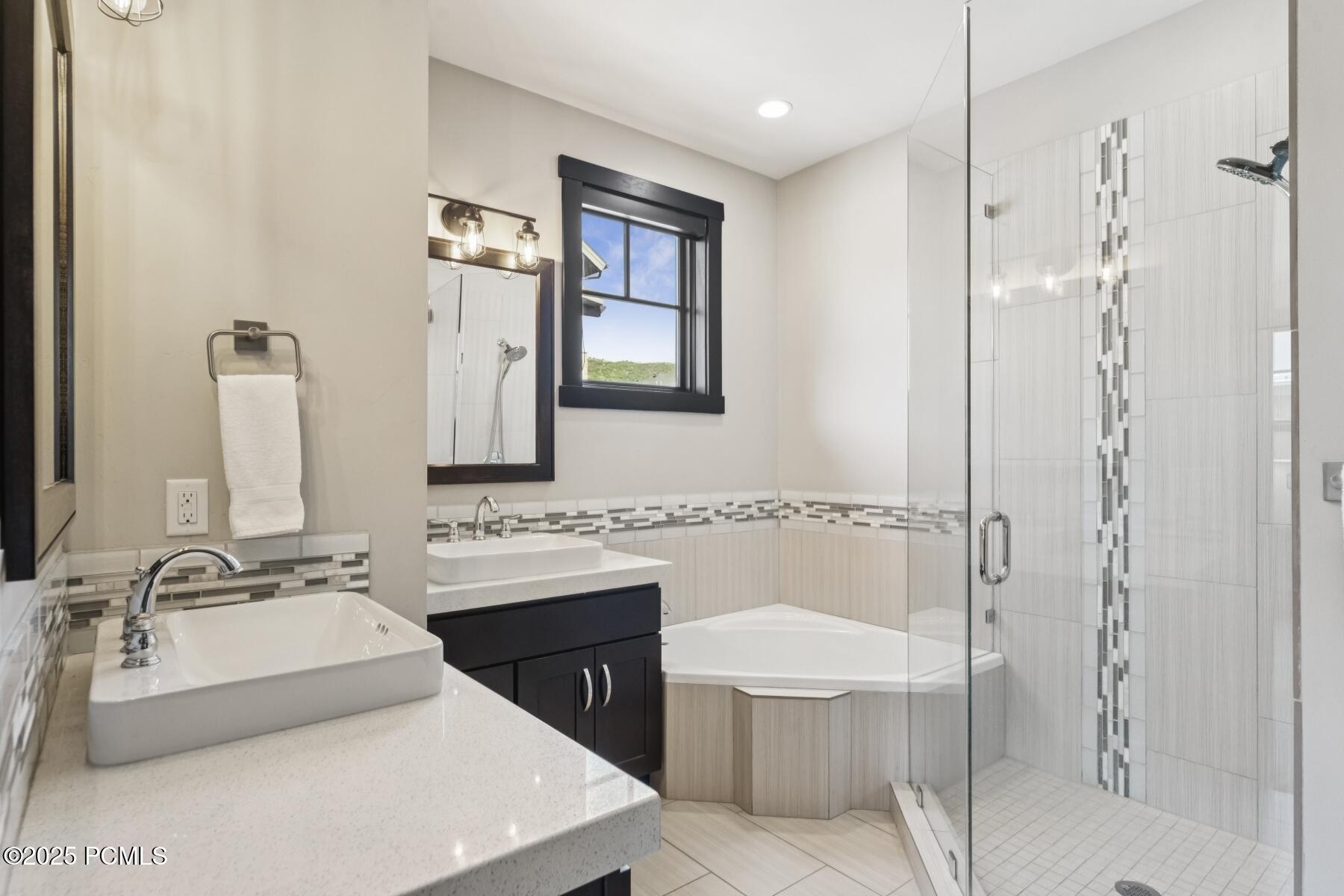 Park City, Utah 84068, United States, 6 Bedrooms Bedrooms, ,6 BathroomsBathrooms,Residential,Active,177098