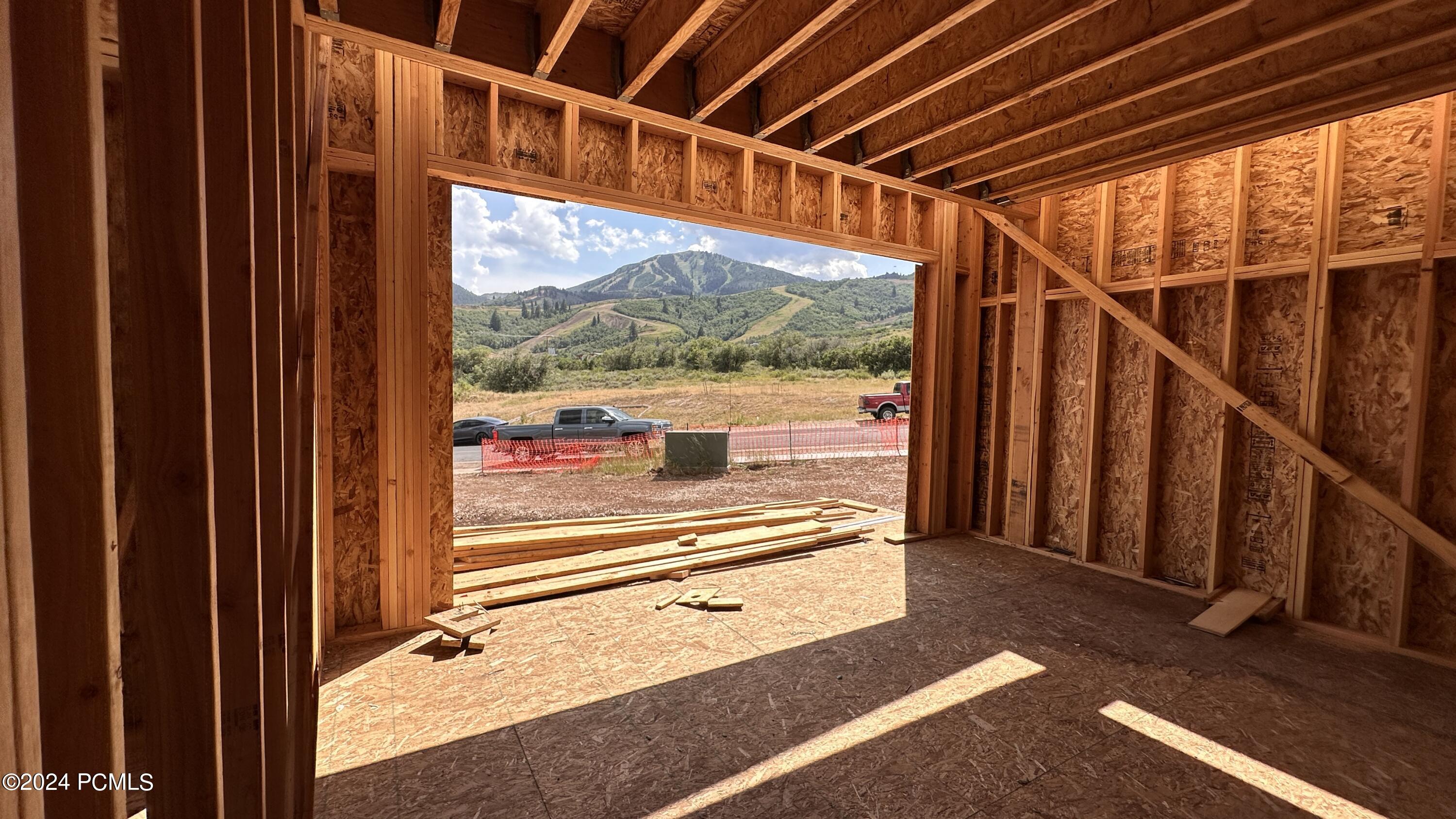 Mayflower Mountain, Utah 84032, United States, 5 Bedrooms Bedrooms, ,6 BathroomsBathrooms,Residential,Pending,58816