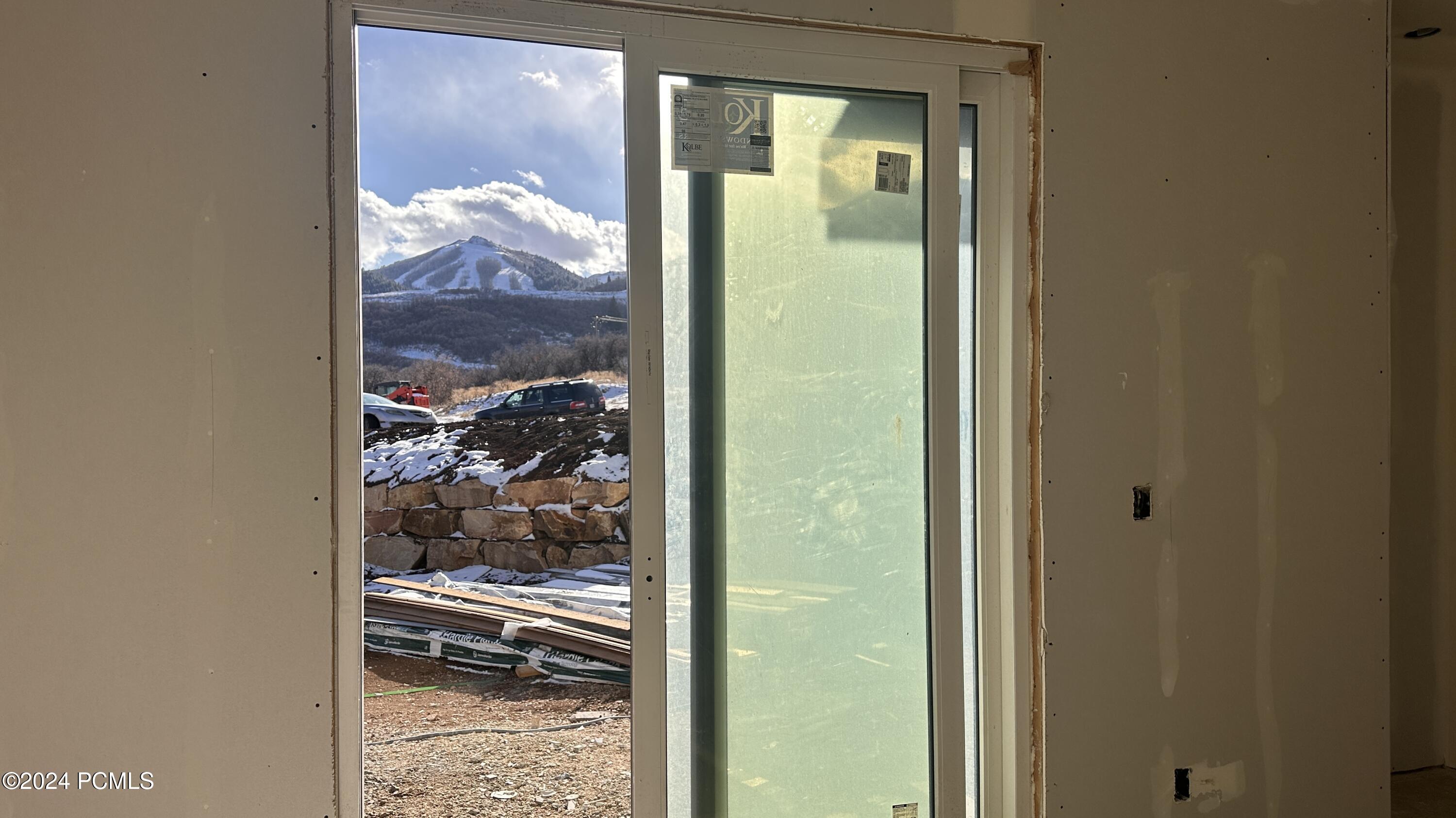 Mayflower Mountain, Utah 84032, United States, 5 Bedrooms Bedrooms, ,6 BathroomsBathrooms,Residential,Pending,58816