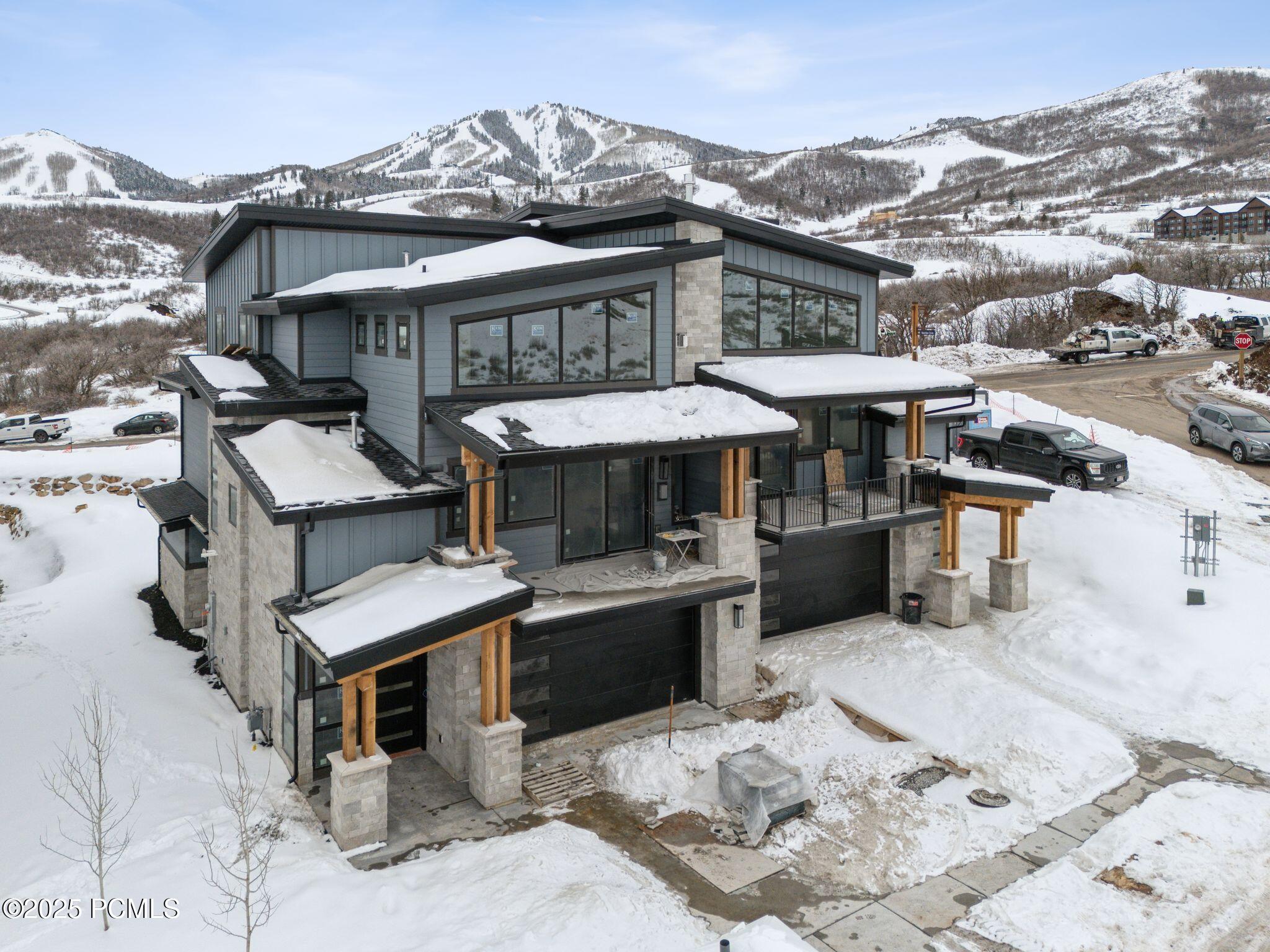 Mayflower Mountain, Utah 84032, United States, 5 Bedrooms Bedrooms, ,6 BathroomsBathrooms,Residential,Pending,58816