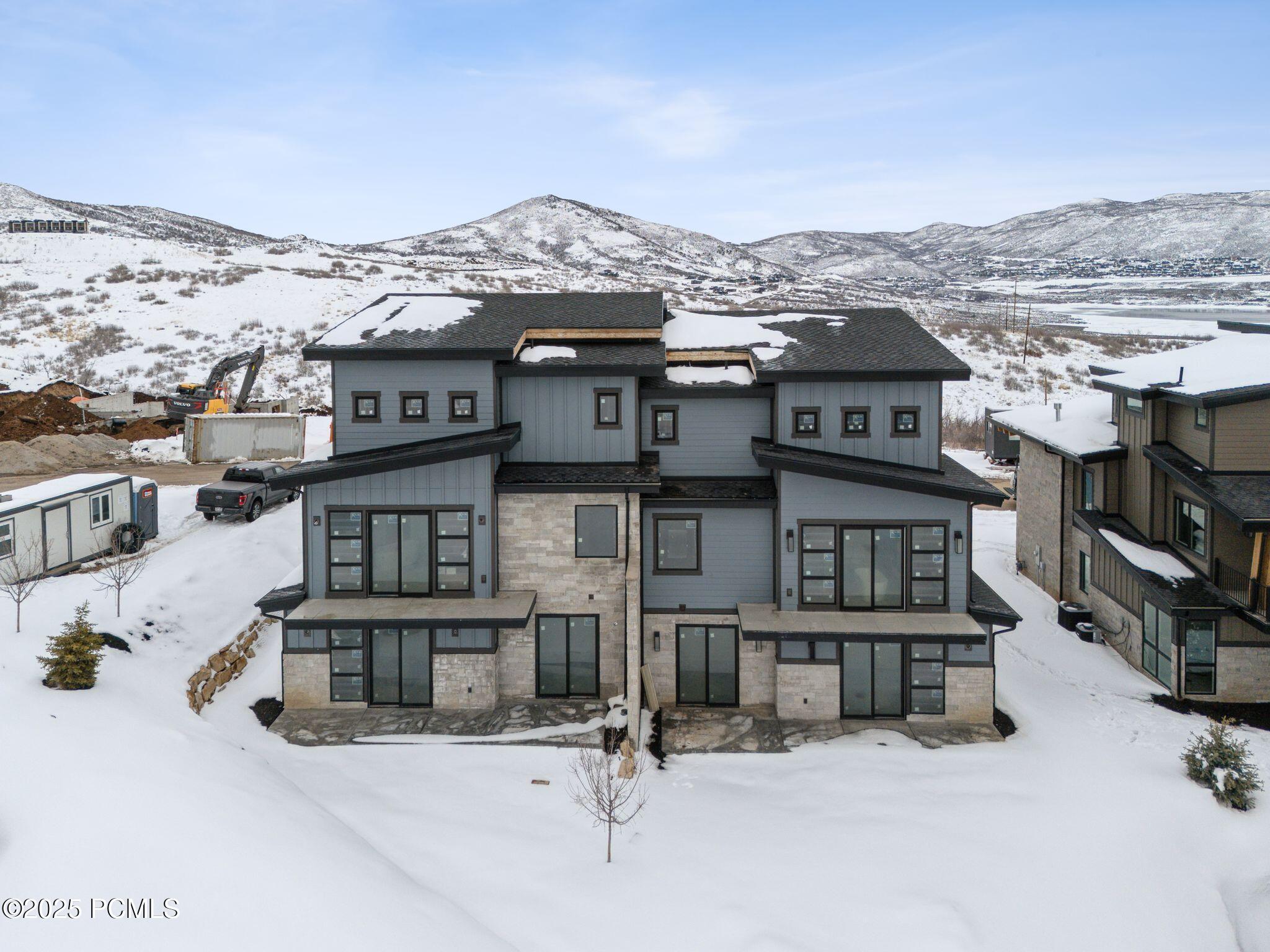 Mayflower Mountain, Utah 84032, United States, 5 Bedrooms Bedrooms, ,6 BathroomsBathrooms,Residential,Pending,58816