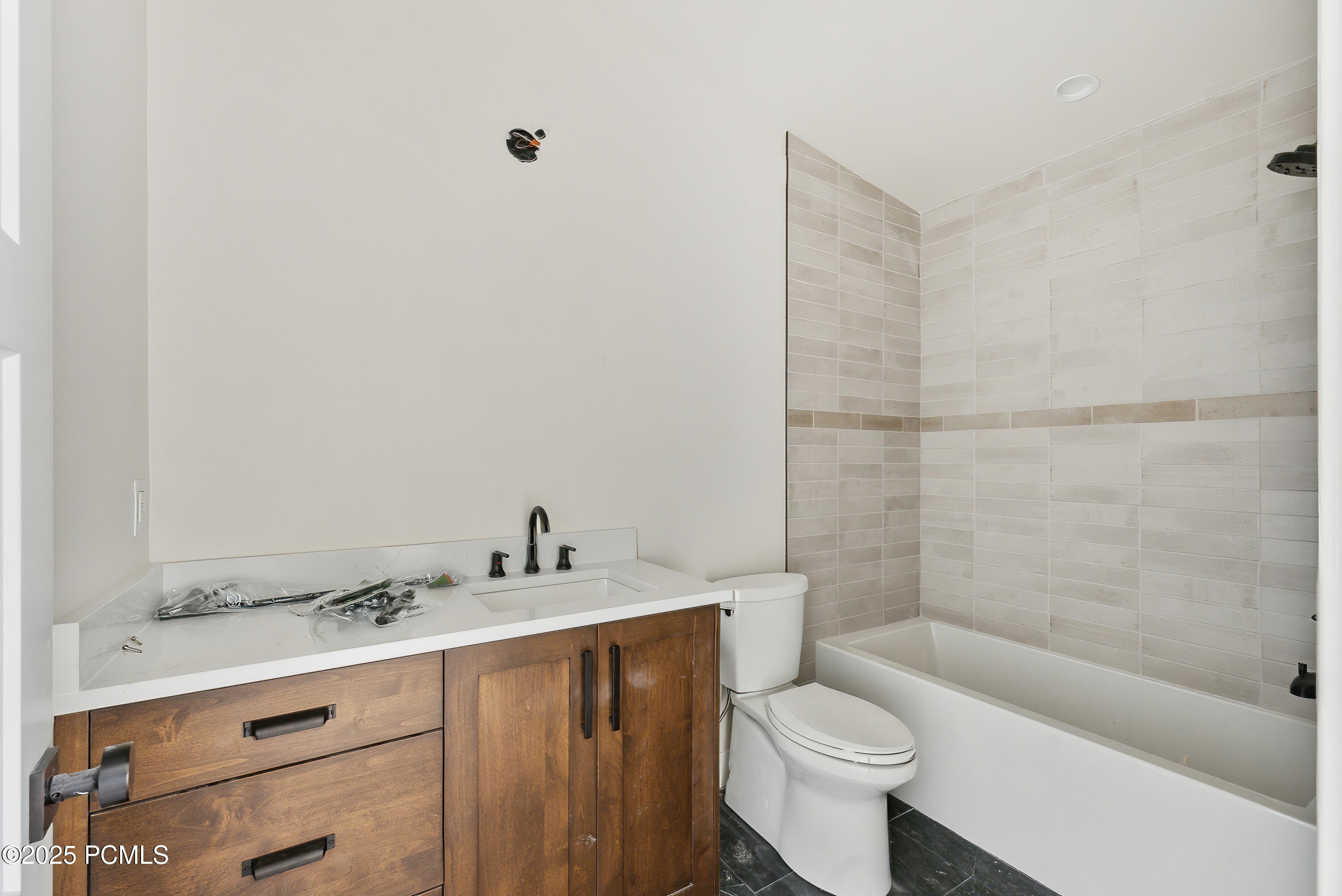 Mayflower Mountain, Utah 84032, United States, 5 Bedrooms Bedrooms, ,6 BathroomsBathrooms,Residential,Pending,58816