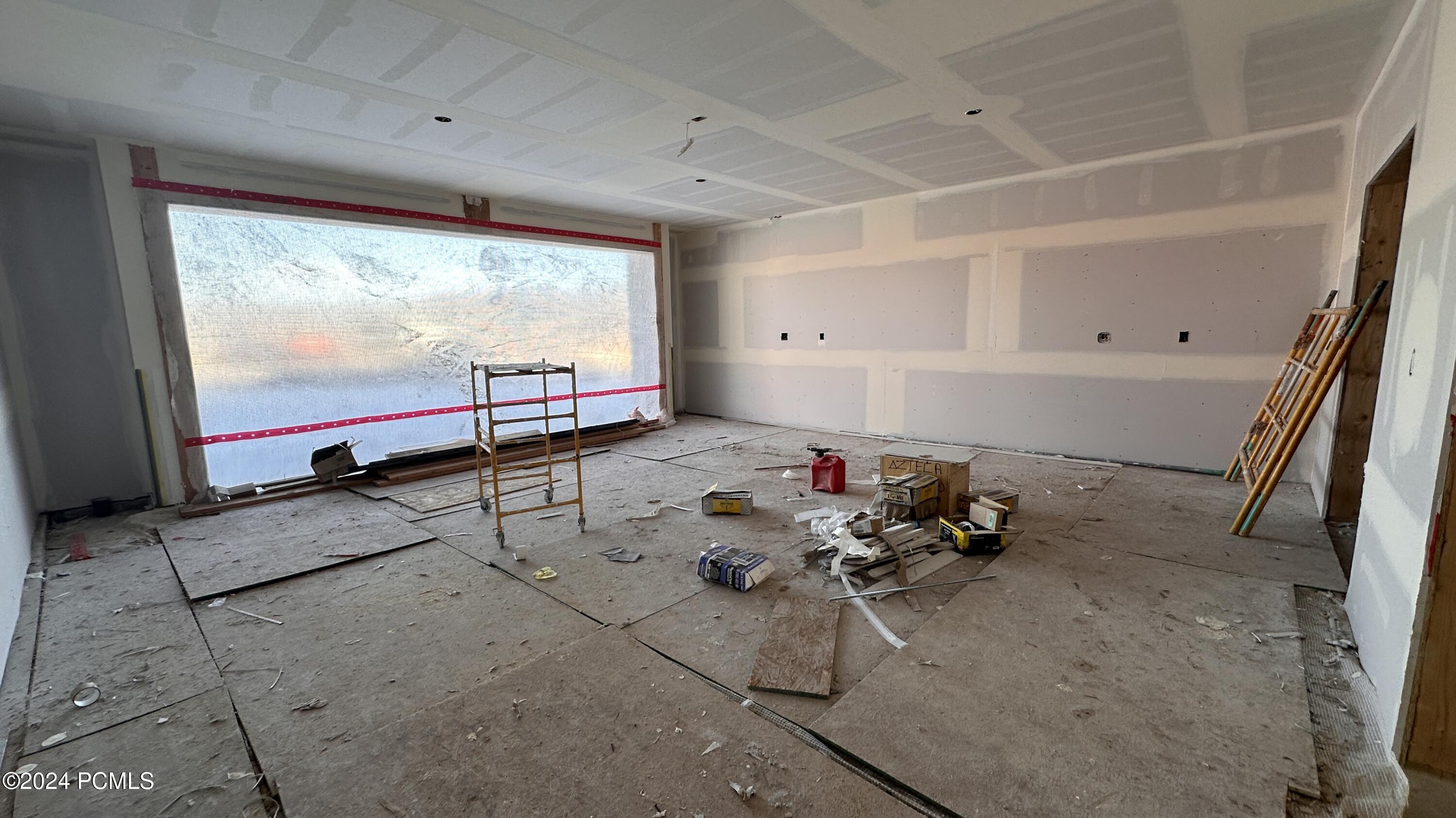 Mayflower Mountain, Utah 84032, United States, 5 Bedrooms Bedrooms, ,6 BathroomsBathrooms,Residential,Pending,58816