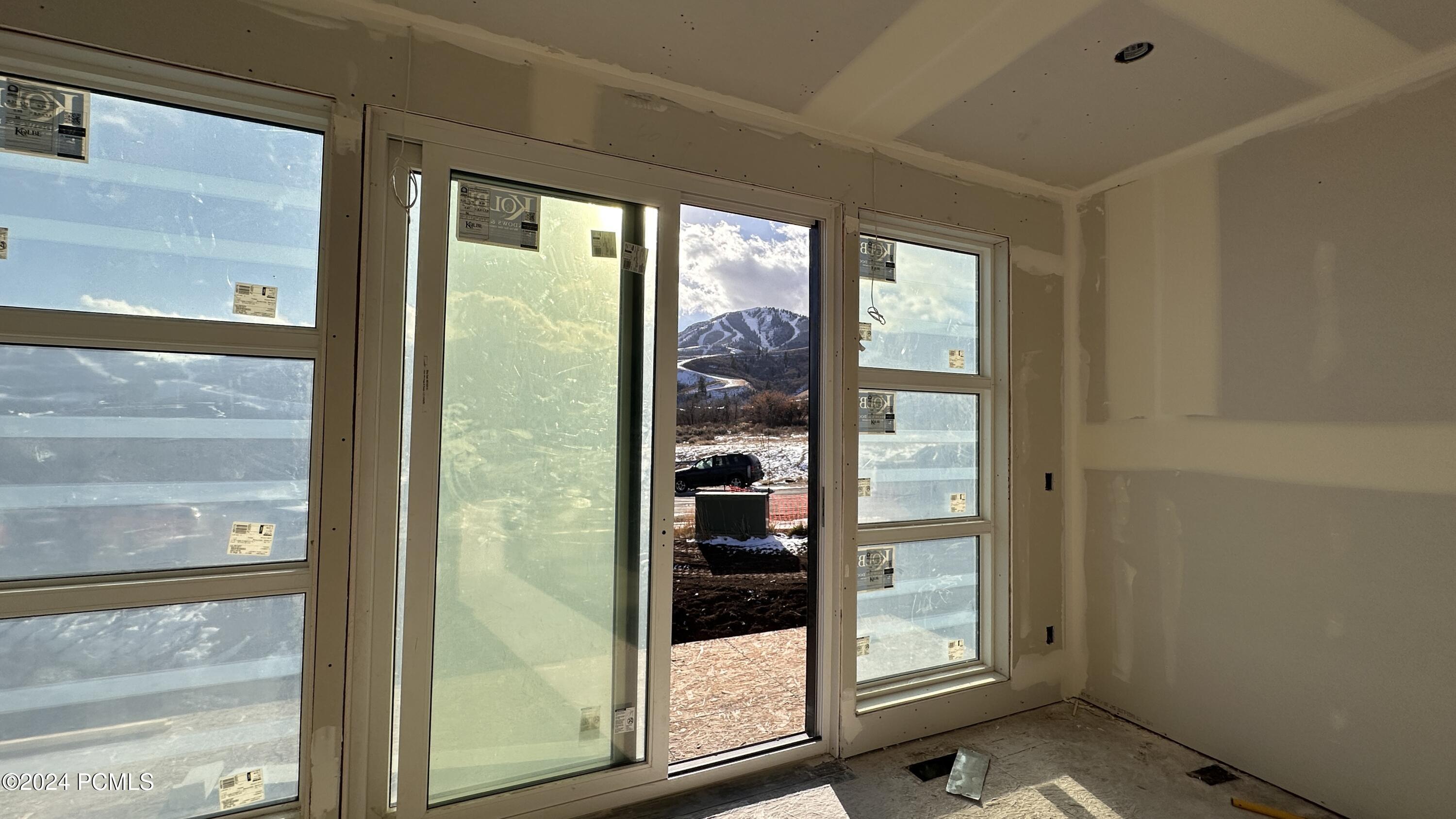 Mayflower Mountain, Utah 84032, United States, 5 Bedrooms Bedrooms, ,6 BathroomsBathrooms,Residential,Pending,58816