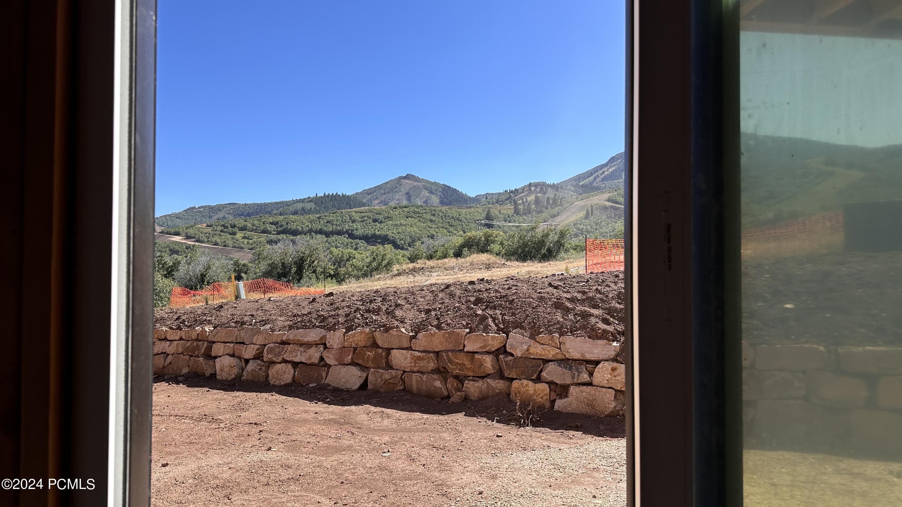 Mayflower Mountain, Utah 84032, United States, 5 Bedrooms Bedrooms, ,6 BathroomsBathrooms,Residential,Pending,58816