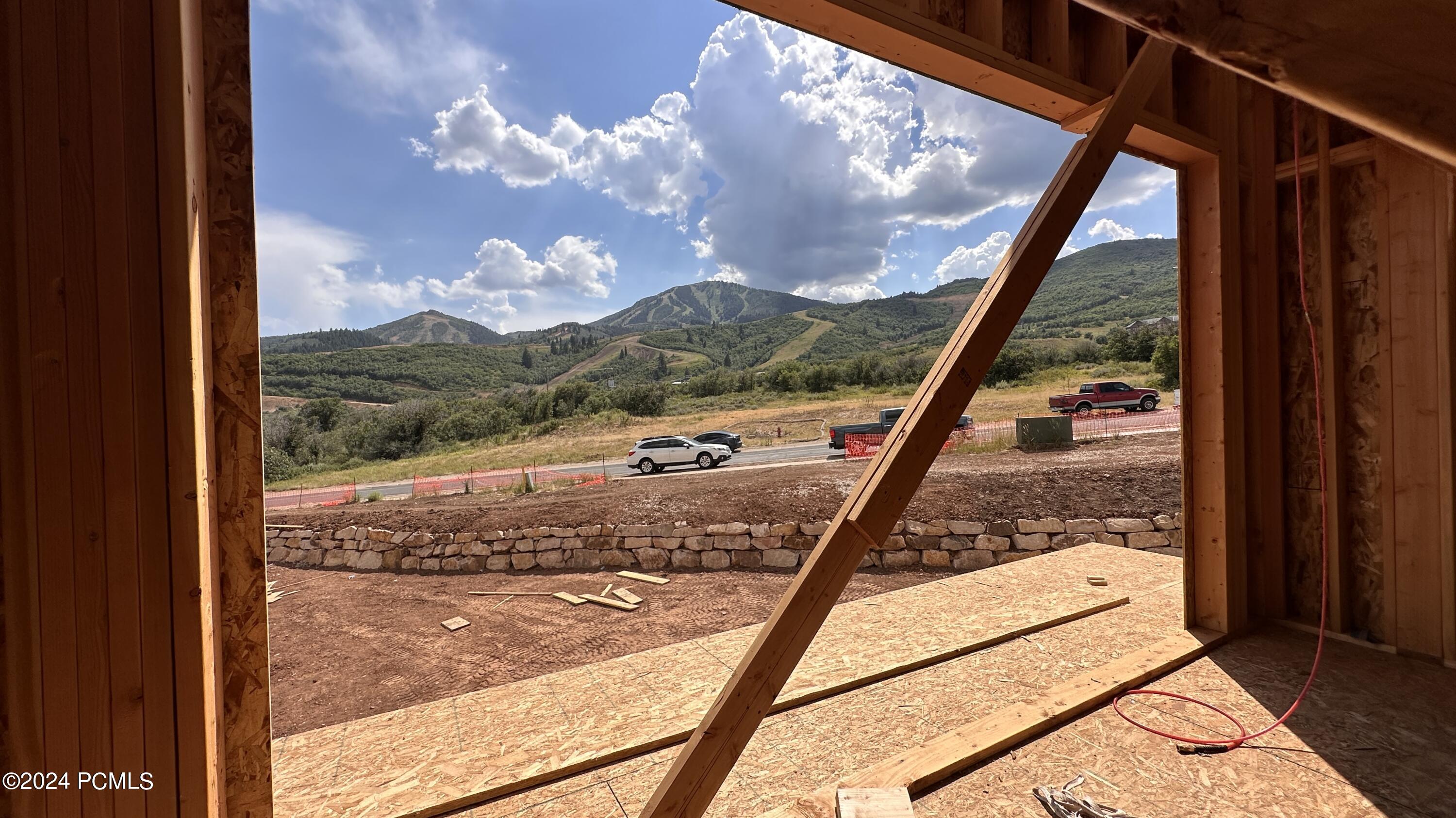 Mayflower Mountain, Utah 84032, United States, 5 Bedrooms Bedrooms, ,6 BathroomsBathrooms,Residential,Pending,58816