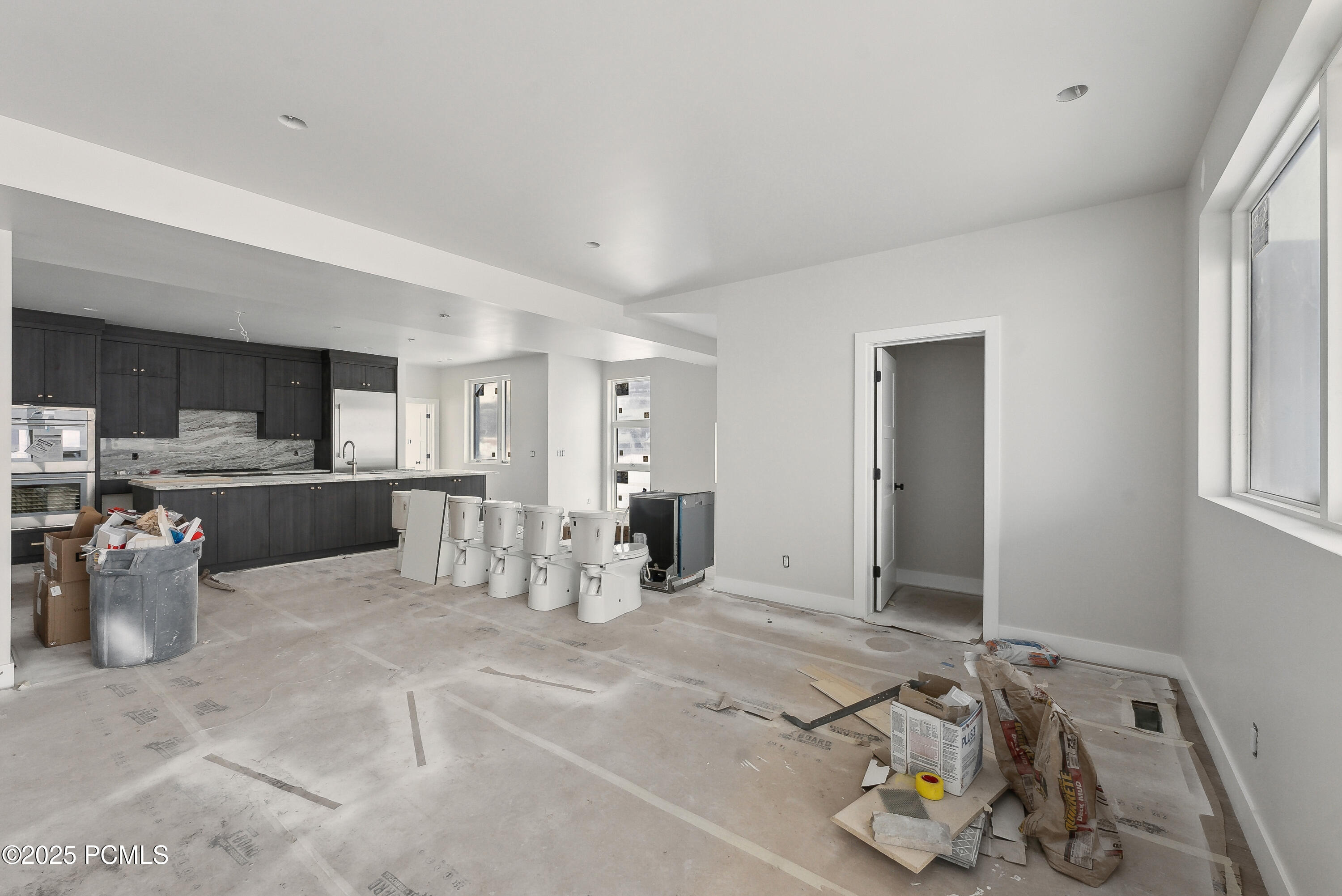 Mayflower Mountain, Utah 84032, United States, 5 Bedrooms Bedrooms, ,6 BathroomsBathrooms,Residential,Pending,58816