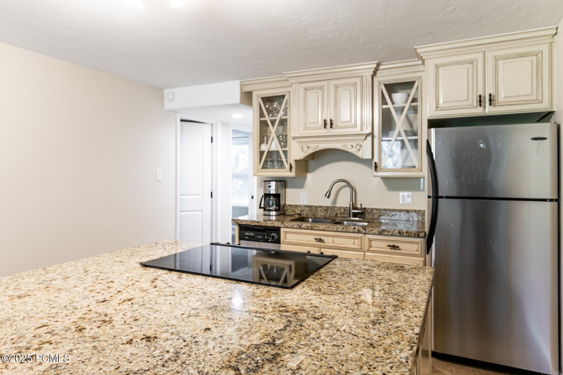 Park City, Utah 84060, United States, 2 Bedrooms Bedrooms, ,2 BathroomsBathrooms,Residential,Pending,158765