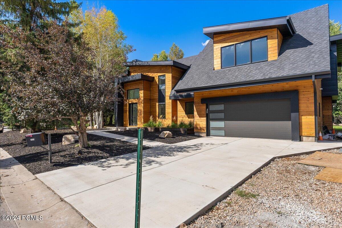 Park City, Utah 84060, United States, 4 Bedrooms Bedrooms, ,5 BathroomsBathrooms,Residential,Pending,52807