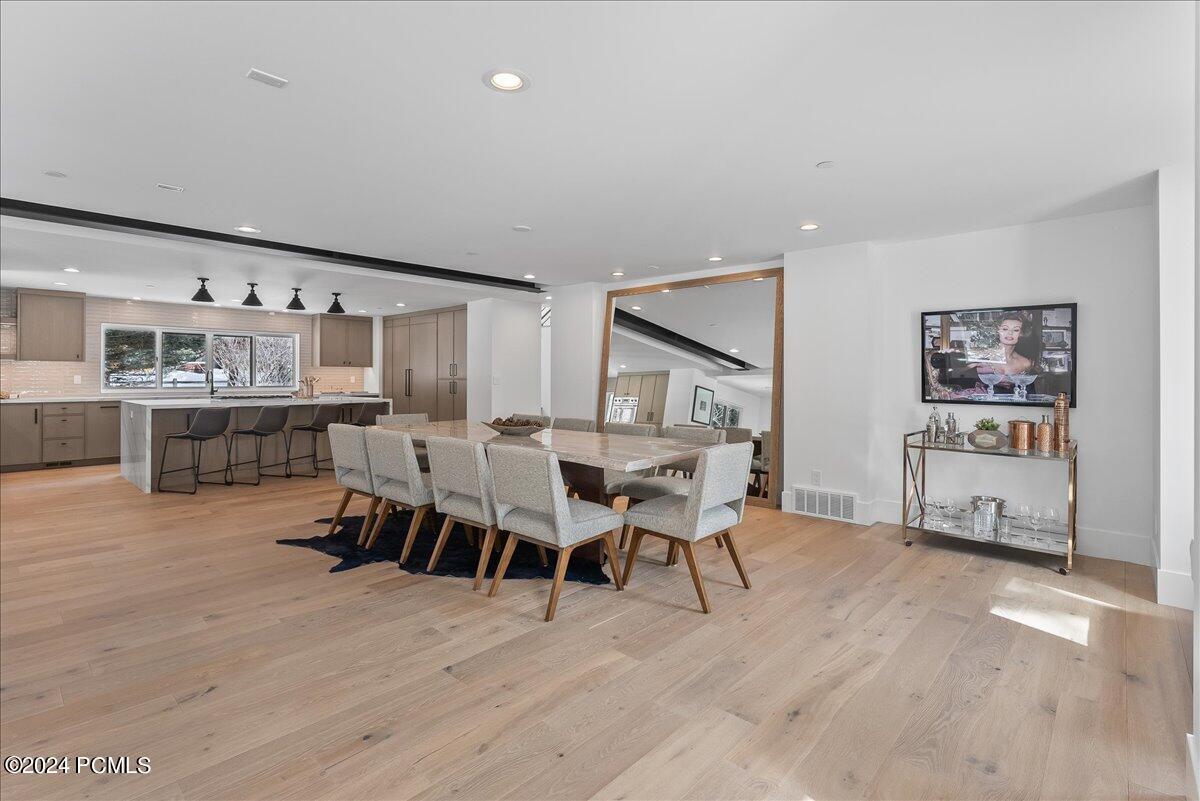 Park City, Utah 84060, United States, 4 Bedrooms Bedrooms, ,5 BathroomsBathrooms,Residential,Pending,52807