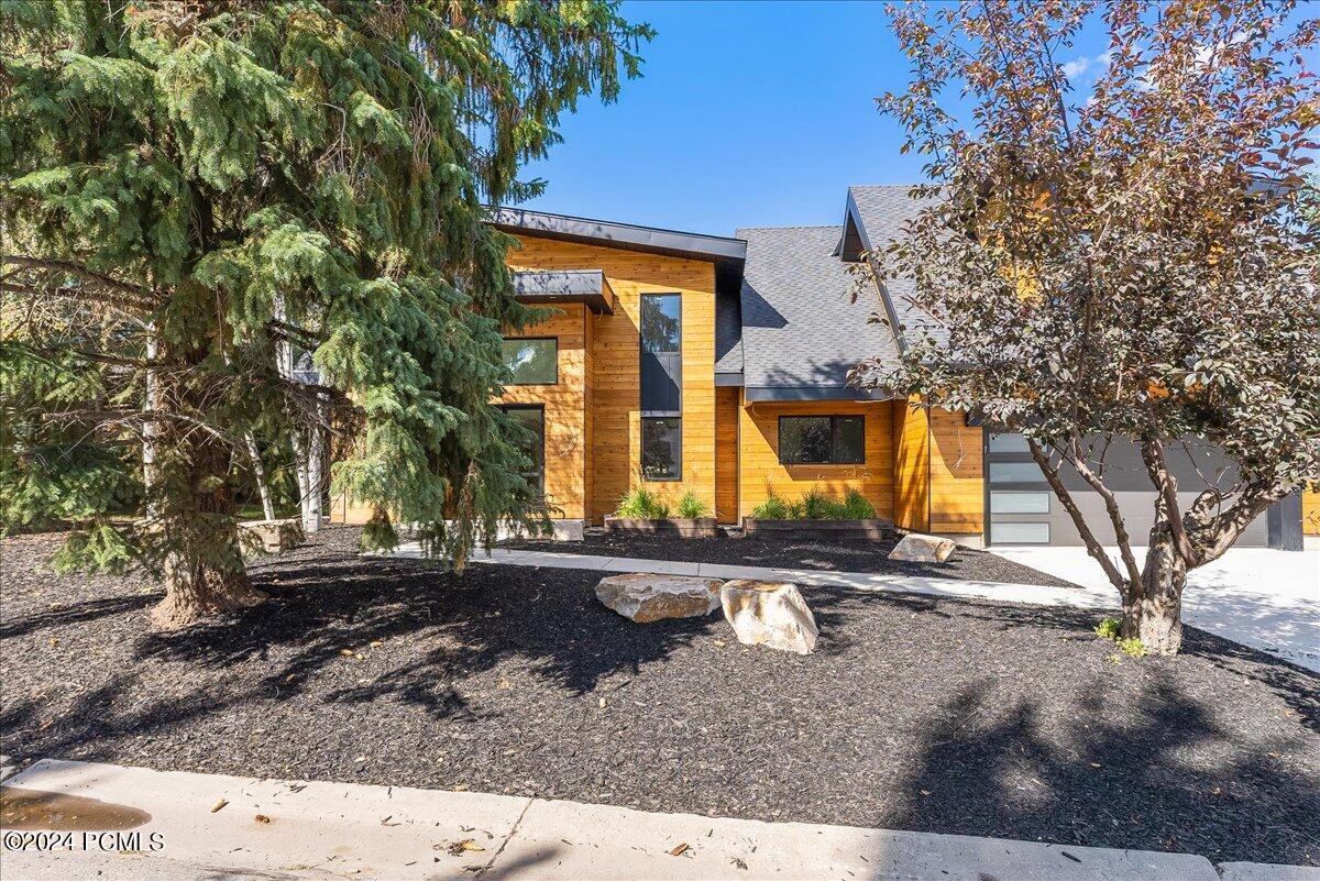 Park City, Utah 84060, United States, 4 Bedrooms Bedrooms, ,5 BathroomsBathrooms,Residential,Pending,52807