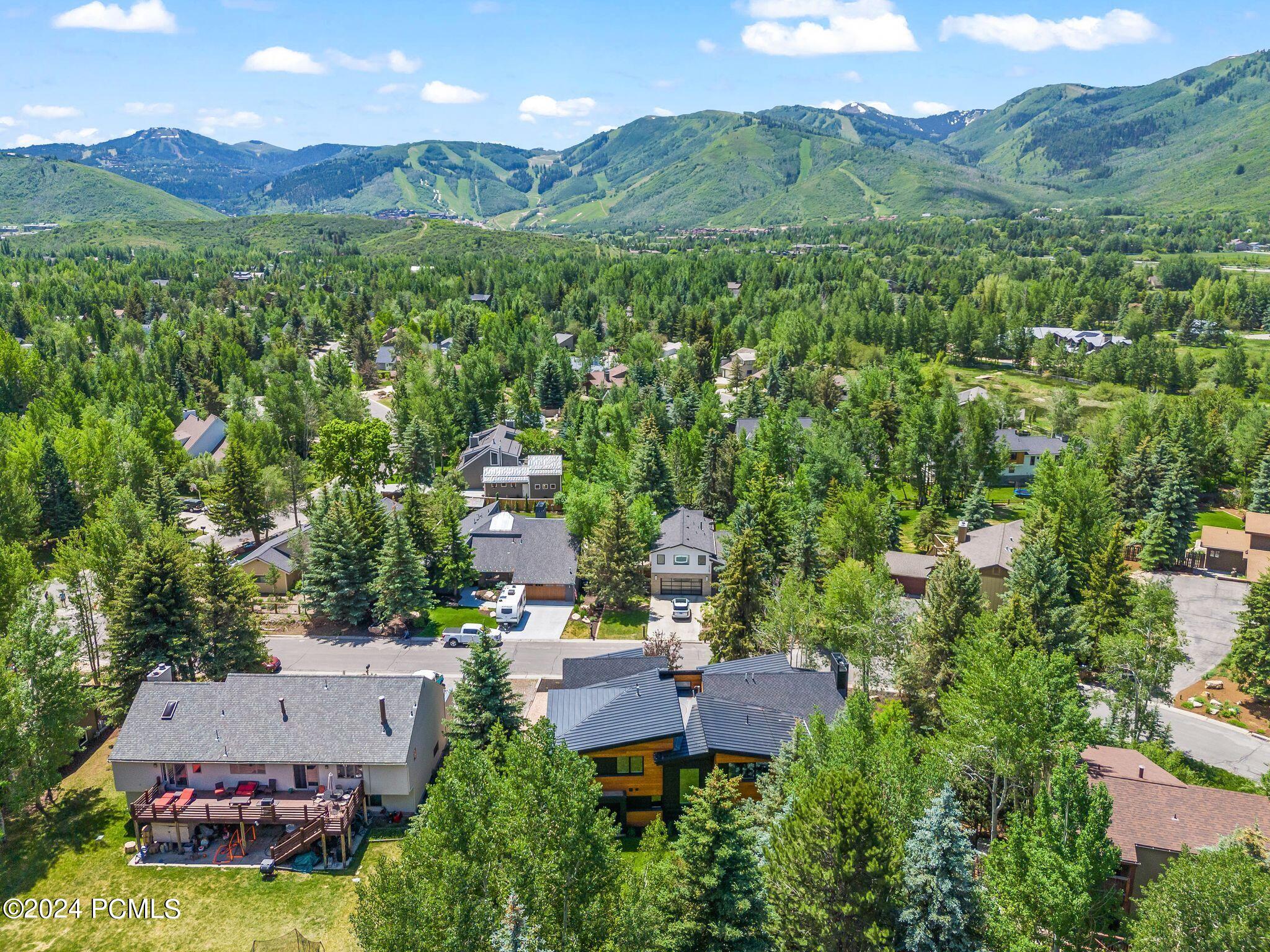 Park City, Utah 84060, United States, 4 Bedrooms Bedrooms, ,5 BathroomsBathrooms,Residential,Pending,52807