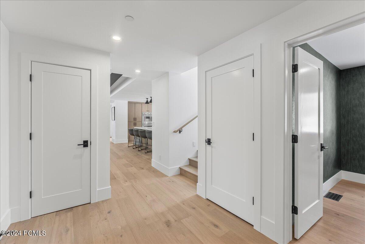 Park City, Utah 84060, United States, 4 Bedrooms Bedrooms, ,5 BathroomsBathrooms,Residential,Pending,52807