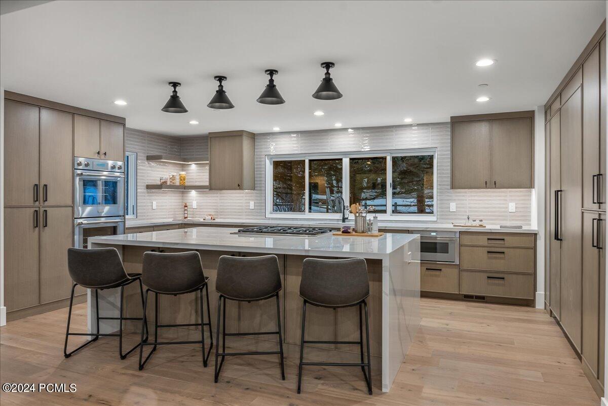 Park City, Utah 84060, United States, 4 Bedrooms Bedrooms, ,5 BathroomsBathrooms,Residential,Pending,52807