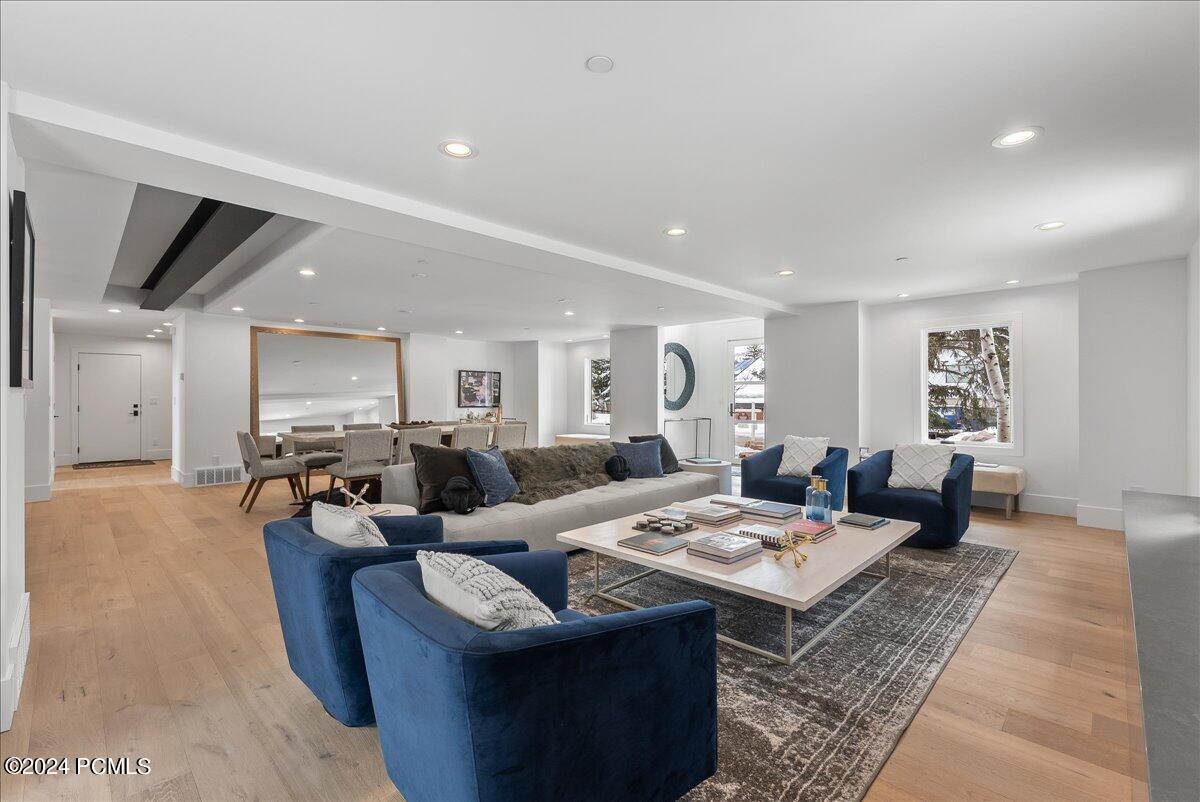 Park City, Utah 84060, United States, 4 Bedrooms Bedrooms, ,5 BathroomsBathrooms,Residential,Pending,52807