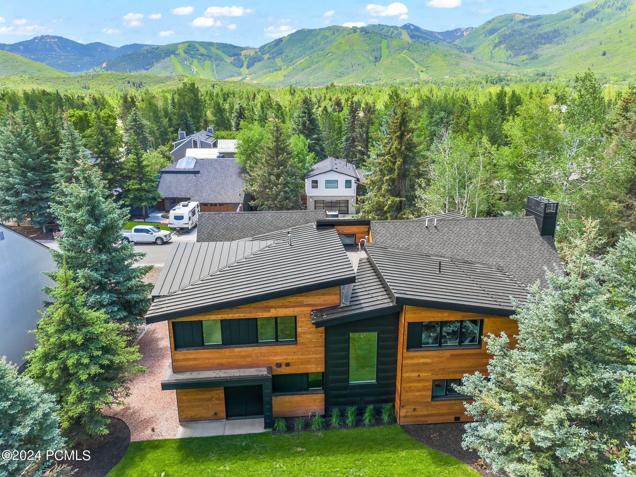 Park City, Utah 84060, United States, 4 Bedrooms Bedrooms, ,5 BathroomsBathrooms,Residential,Pending,52807