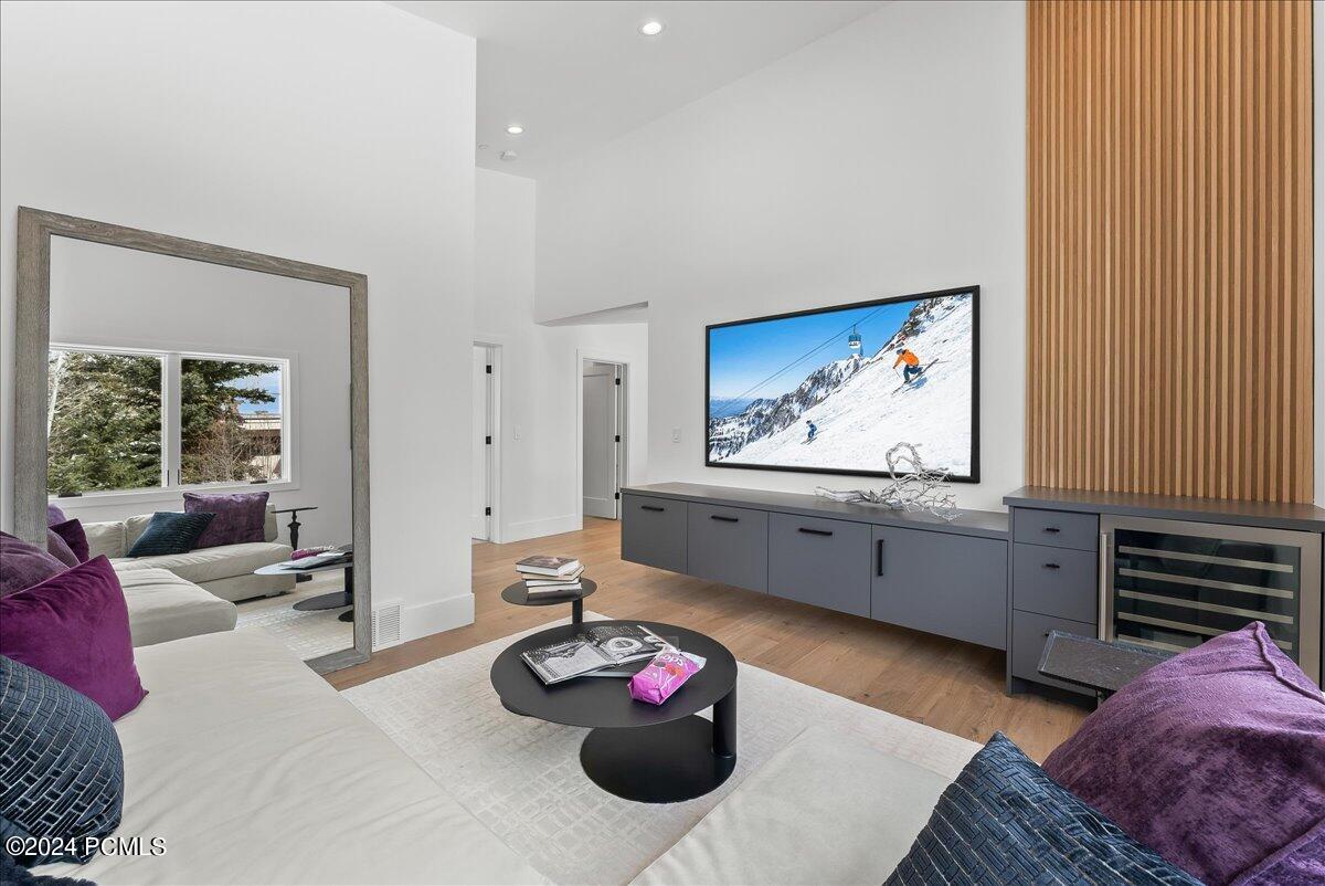 Park City, Utah 84060, United States, 4 Bedrooms Bedrooms, ,5 BathroomsBathrooms,Residential,Pending,52807