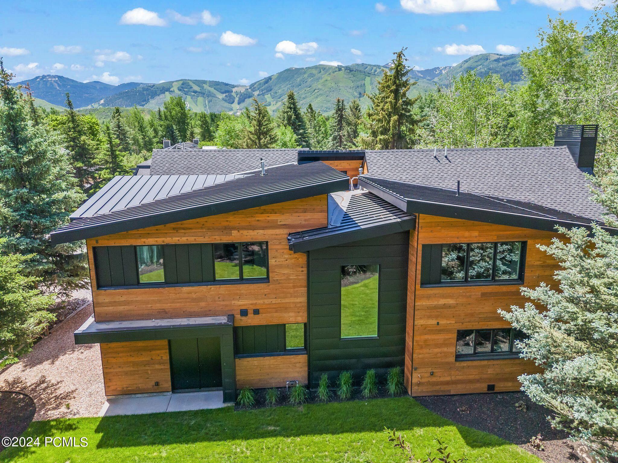 Park City, Utah 84060, United States, 4 Bedrooms Bedrooms, ,5 BathroomsBathrooms,Residential,Pending,52807