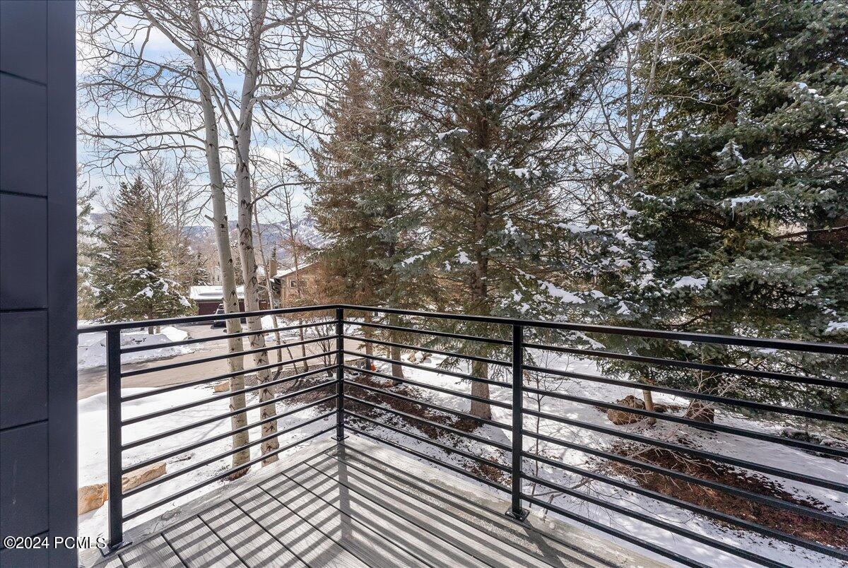 Park City, Utah 84060, United States, 4 Bedrooms Bedrooms, ,5 BathroomsBathrooms,Residential,Pending,52807