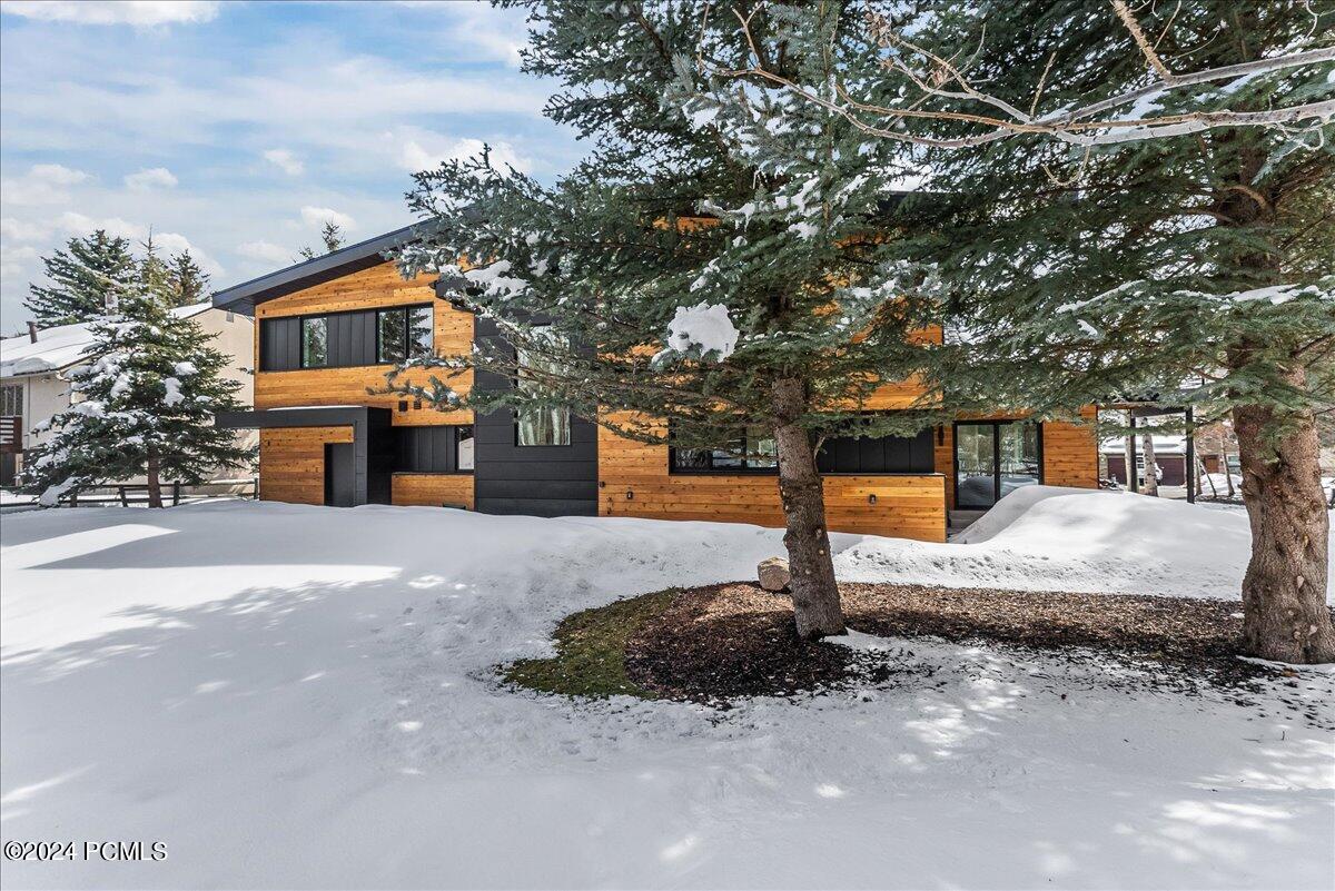 Park City, Utah 84060, United States, 4 Bedrooms Bedrooms, ,5 BathroomsBathrooms,Residential,Pending,52807