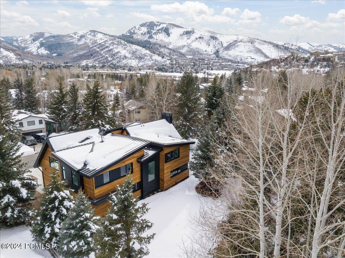 Park City, Utah 84060, United States, 4 Bedrooms Bedrooms, ,5 BathroomsBathrooms,Residential,Pending,52807