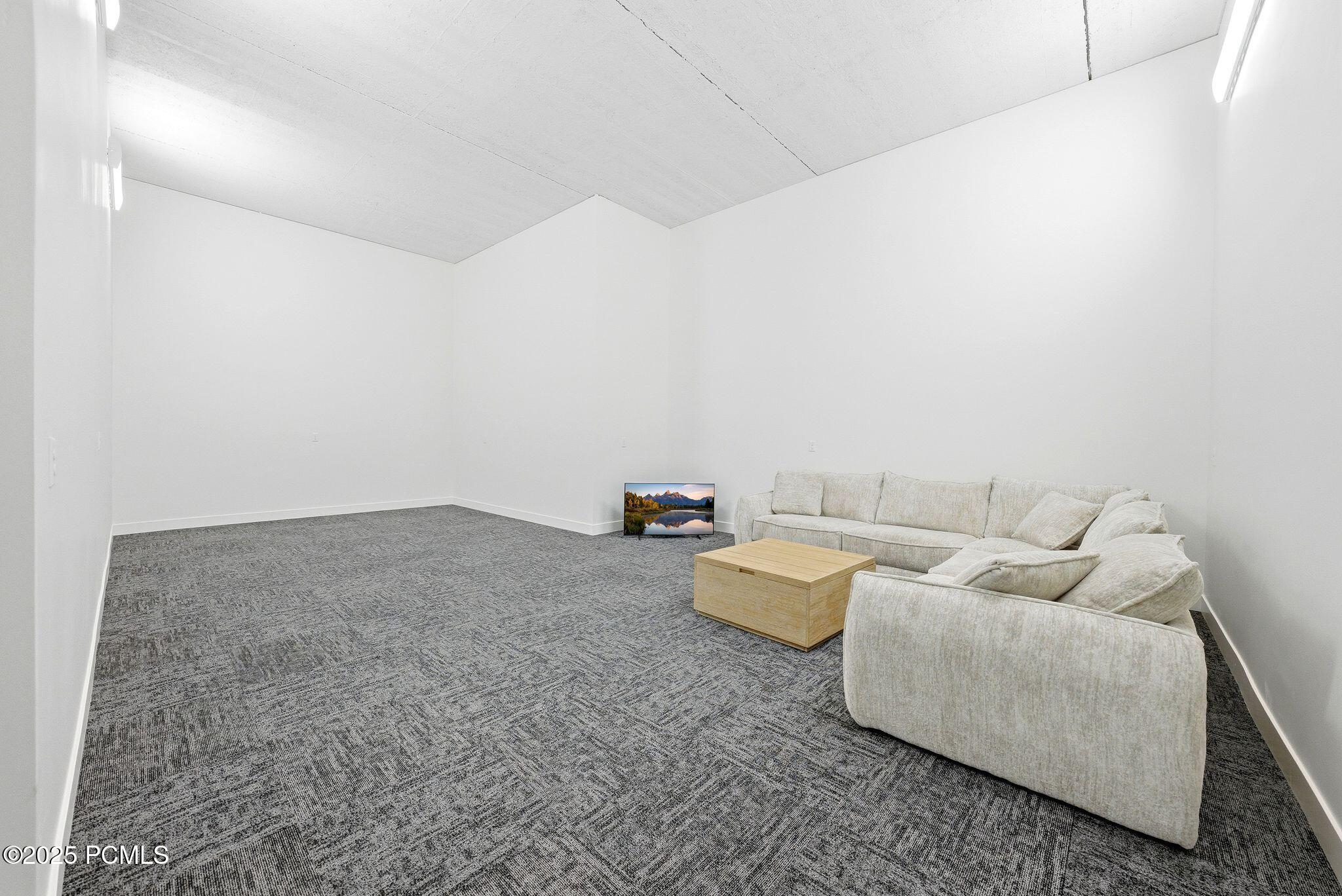 Heber City, Utah 84032, United States, 5 Bedrooms Bedrooms, ,7 BathroomsBathrooms,Residential,Active,250326