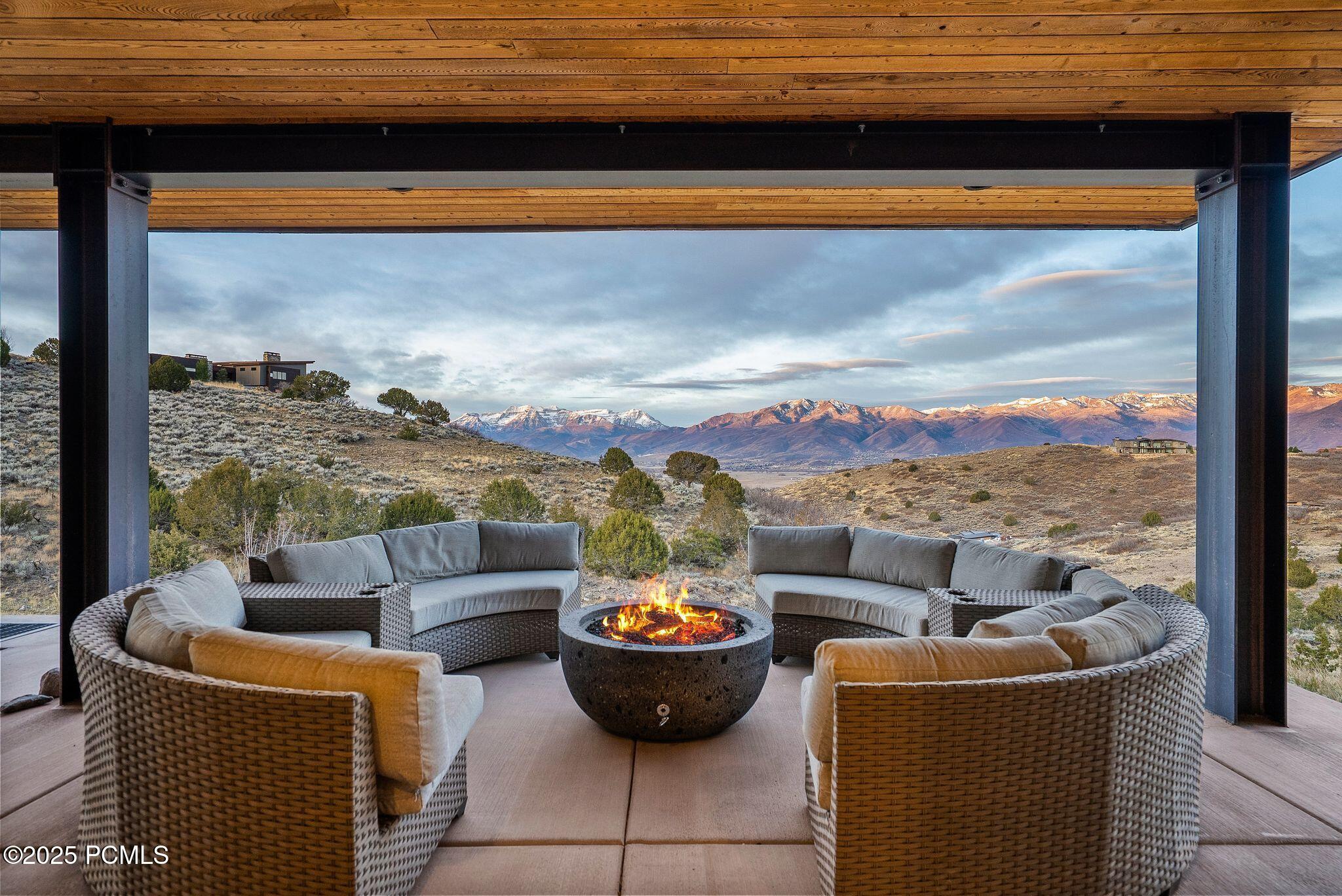 Heber City, Utah 84032, United States, 5 Bedrooms Bedrooms, ,7 BathroomsBathrooms,Residential,Active,250326