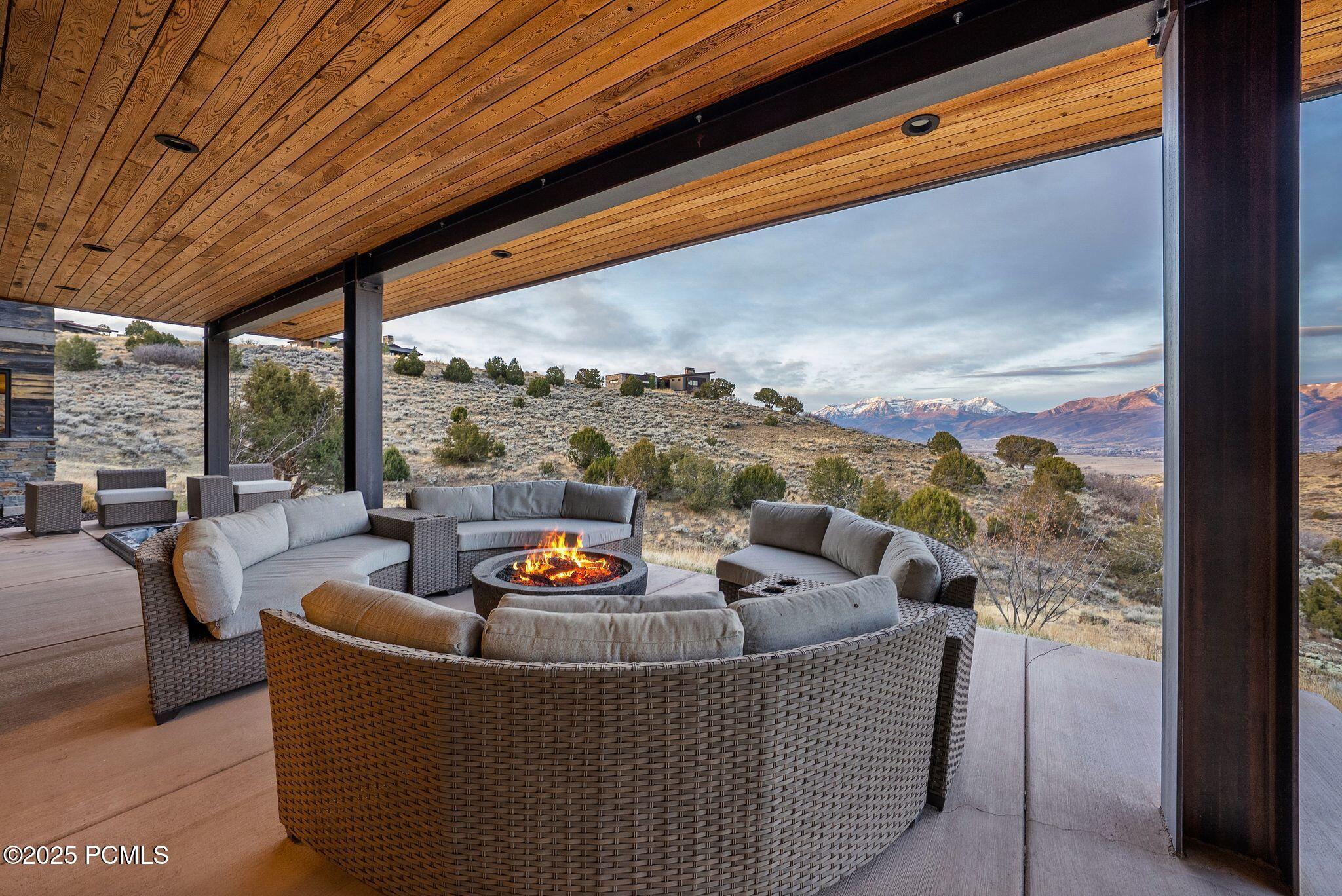 Heber City, Utah 84032, United States, 5 Bedrooms Bedrooms, ,7 BathroomsBathrooms,Residential,Active,250326