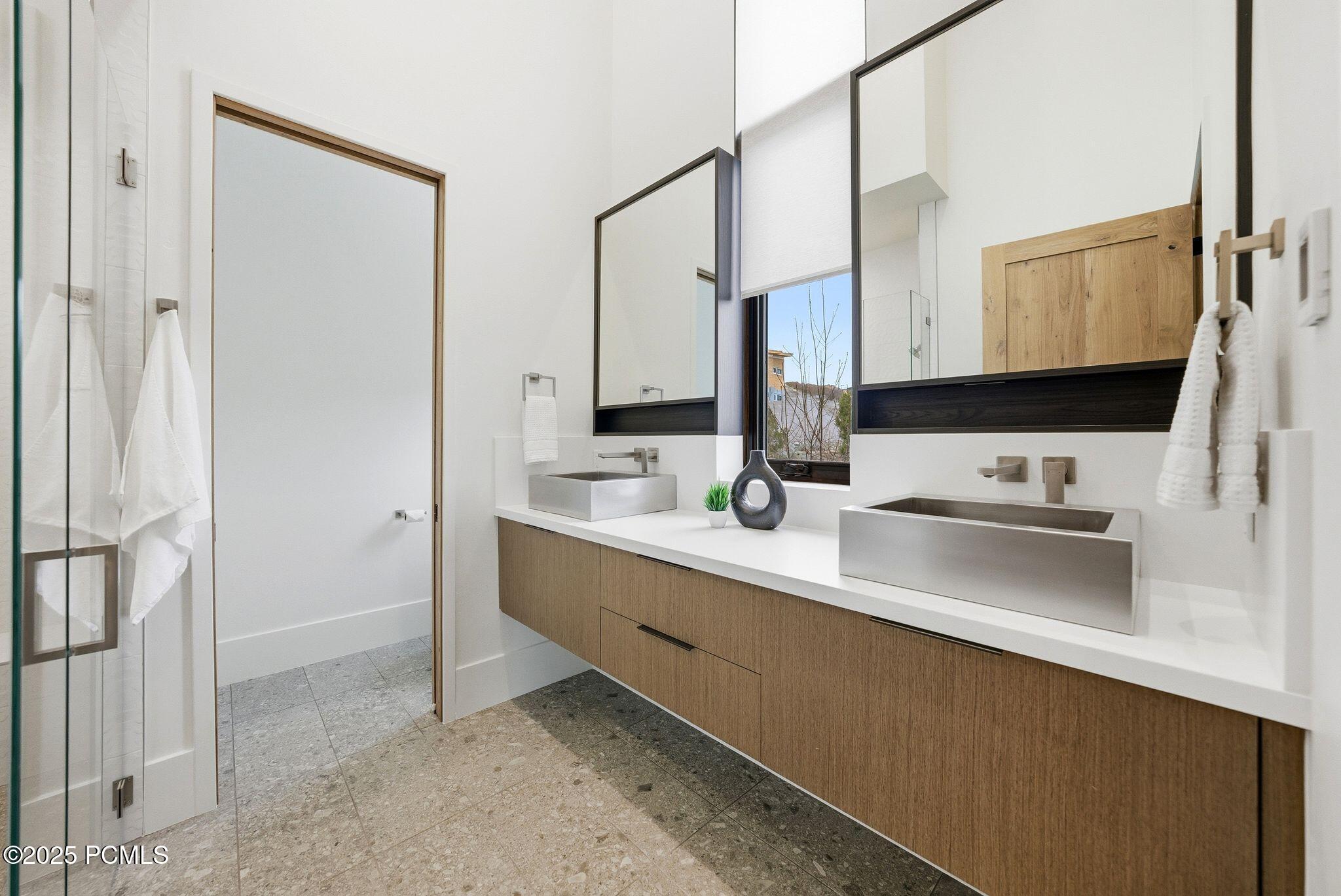 Heber City, Utah 84032, United States, 5 Bedrooms Bedrooms, ,7 BathroomsBathrooms,Residential,Active,250326