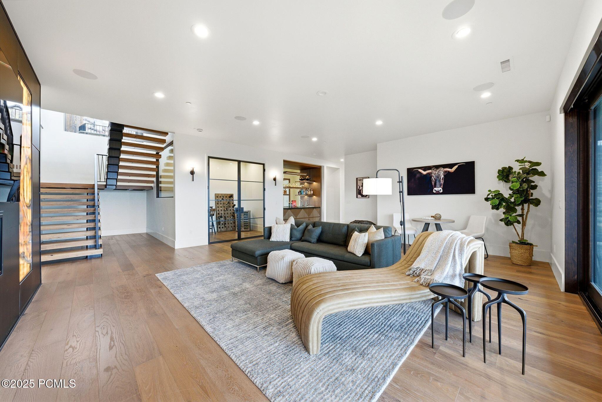 Heber City, Utah 84032, United States, 5 Bedrooms Bedrooms, ,7 BathroomsBathrooms,Residential,Active,250326