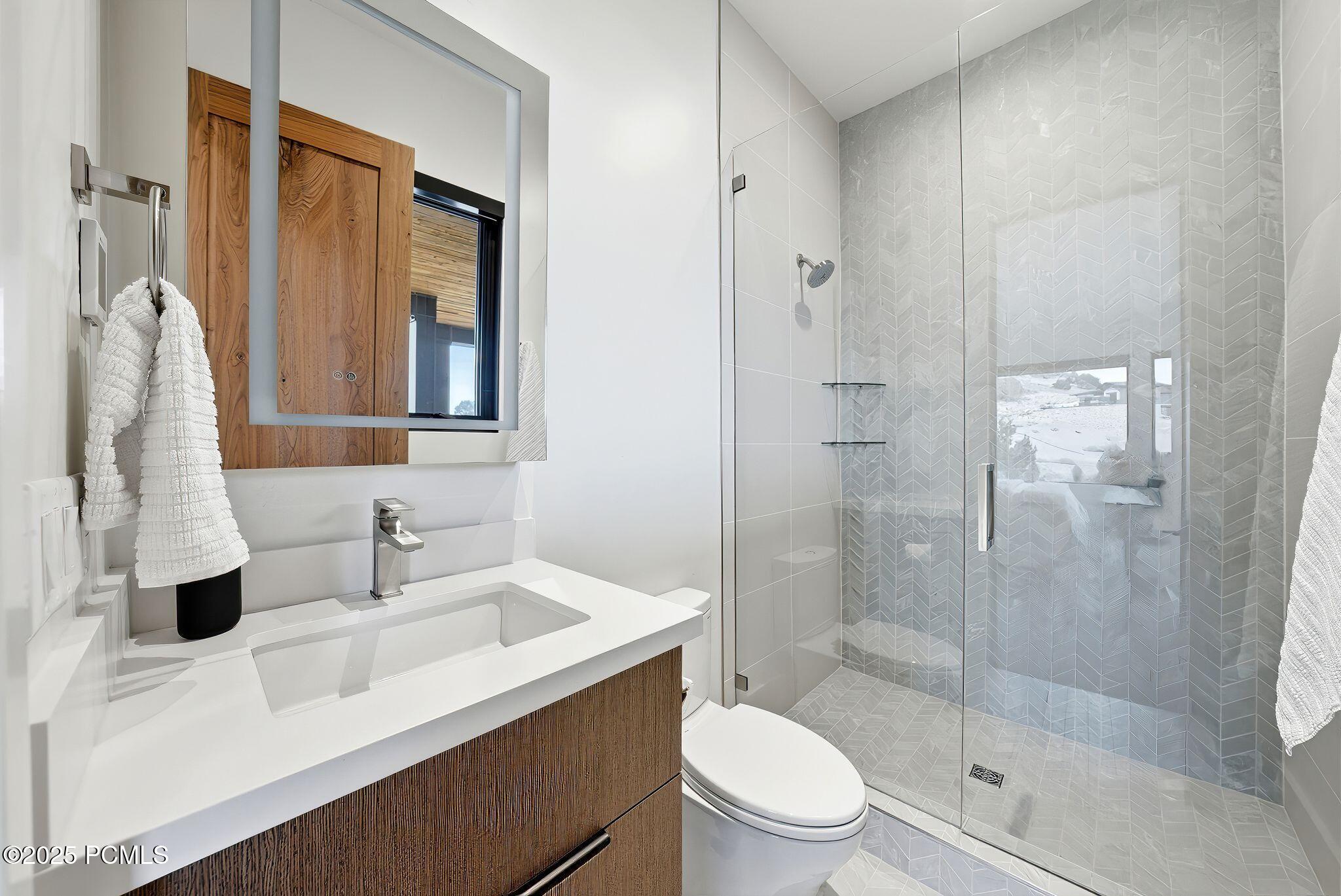 Heber City, Utah 84032, United States, 5 Bedrooms Bedrooms, ,7 BathroomsBathrooms,Residential,Active,250326