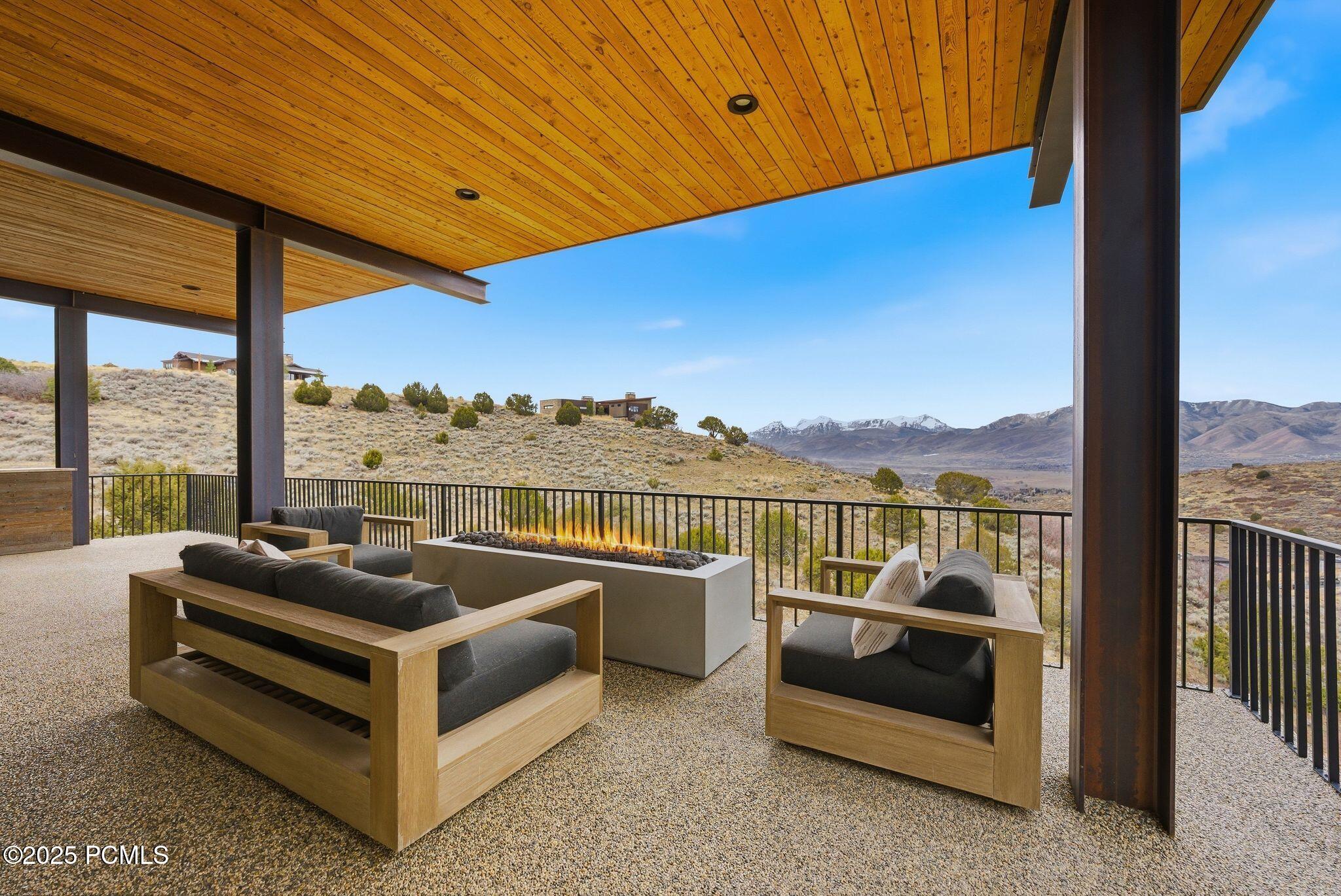 Heber City, Utah 84032, United States, 5 Bedrooms Bedrooms, ,7 BathroomsBathrooms,Residential,Active,250326