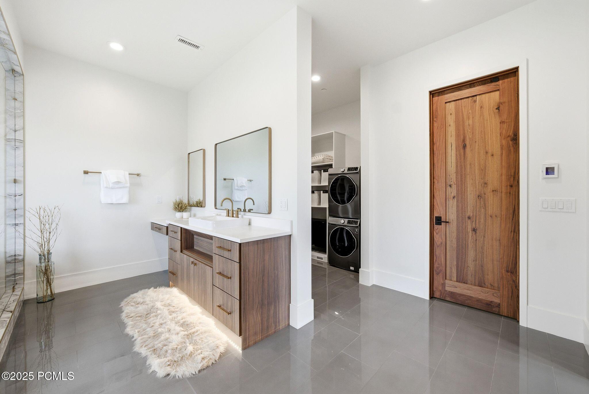 Heber City, Utah 84032, United States, 5 Bedrooms Bedrooms, ,7 BathroomsBathrooms,Residential,Active,250326