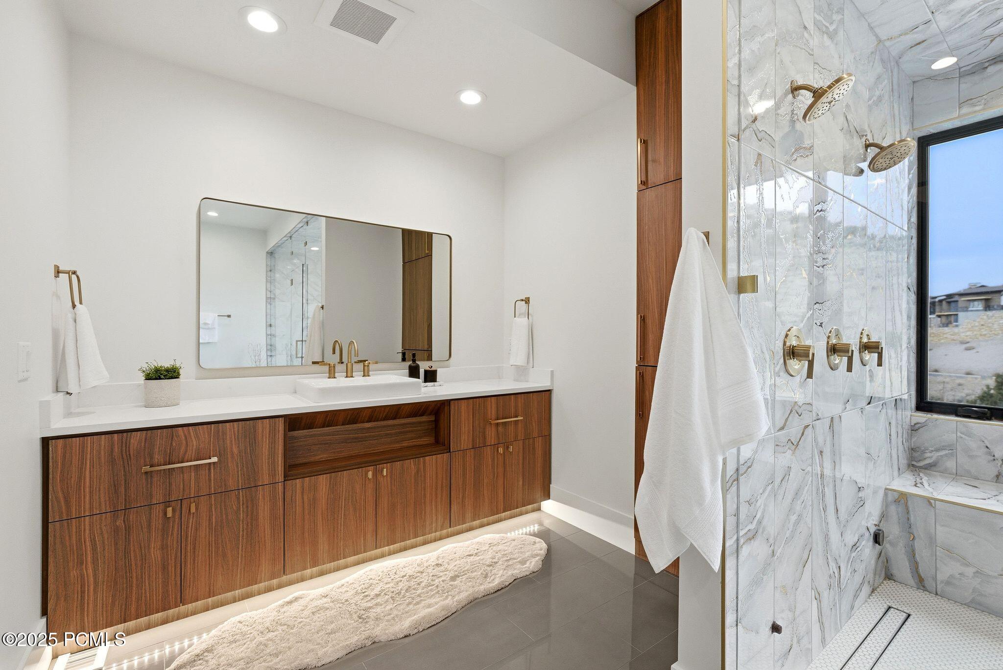 Heber City, Utah 84032, United States, 5 Bedrooms Bedrooms, ,7 BathroomsBathrooms,Residential,Active,250326