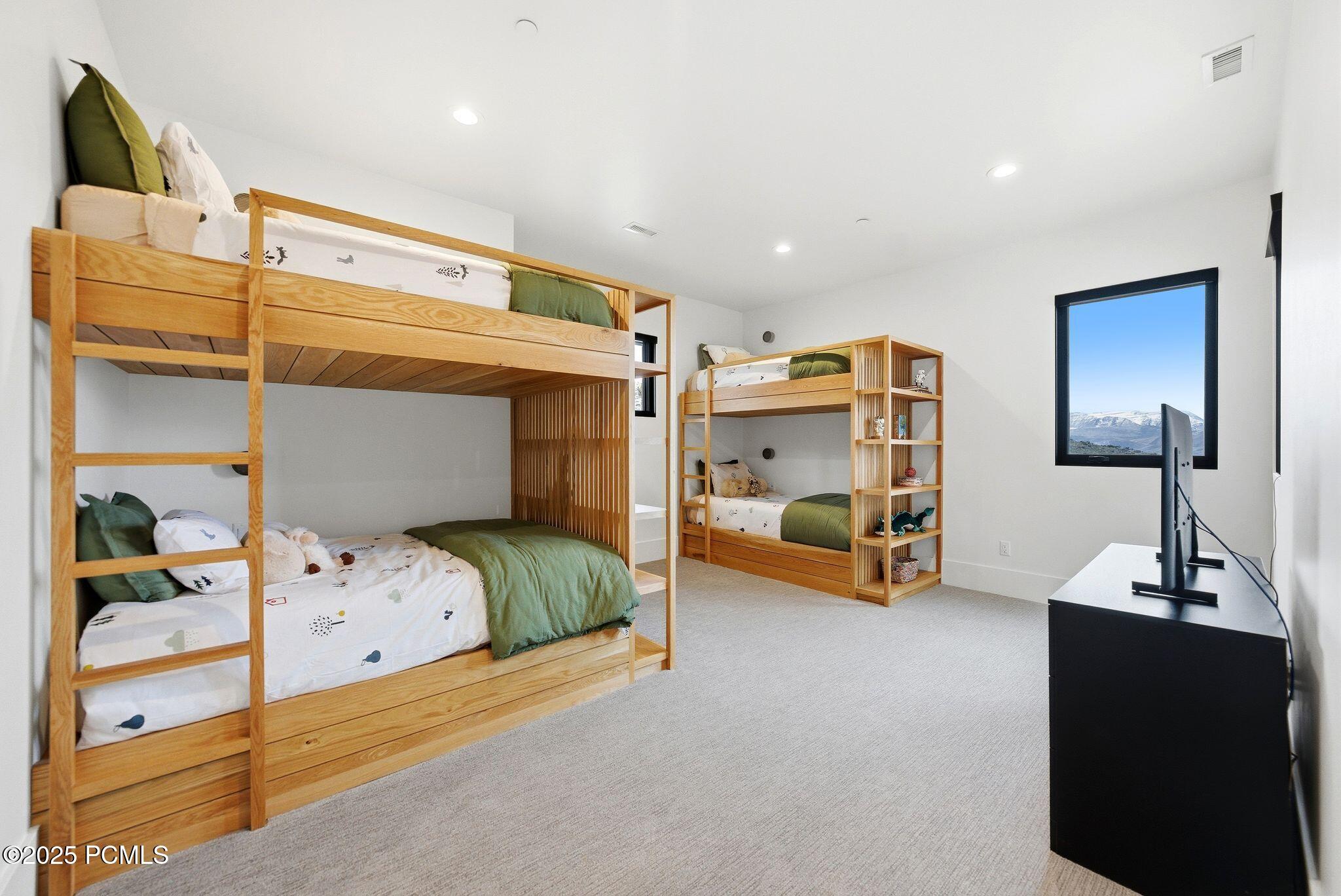 Heber City, Utah 84032, United States, 5 Bedrooms Bedrooms, ,7 BathroomsBathrooms,Residential,Active,250326