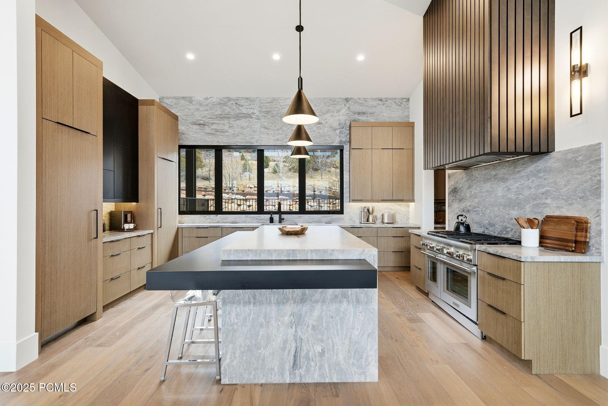 Heber City, Utah 84032, United States, 5 Bedrooms Bedrooms, ,7 BathroomsBathrooms,Residential,Active,250326