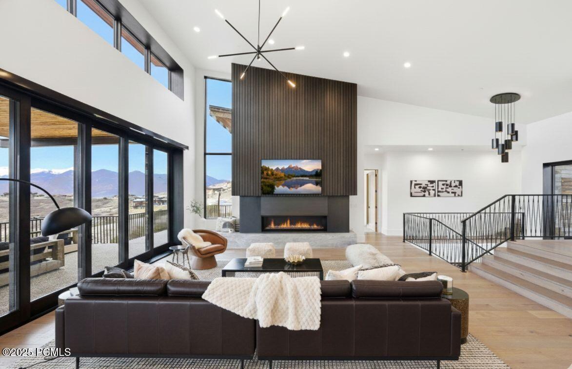 Heber City, Utah 84032, United States, 5 Bedrooms Bedrooms, ,7 BathroomsBathrooms,Residential,Active,250326