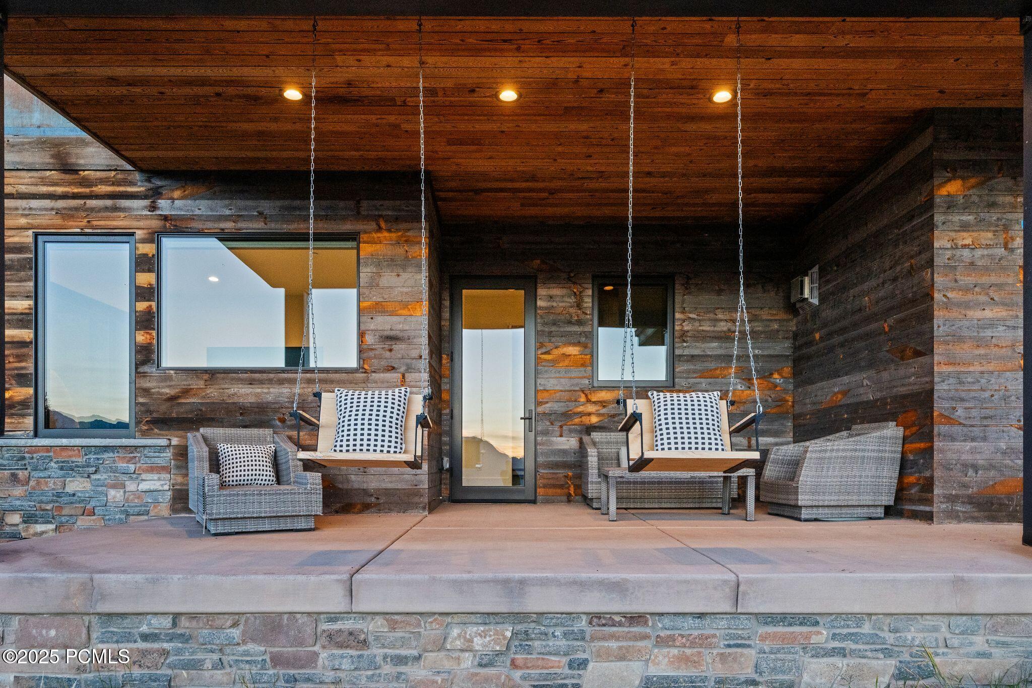 Heber City, Utah 84032, United States, 5 Bedrooms Bedrooms, ,7 BathroomsBathrooms,Residential,Active,250326