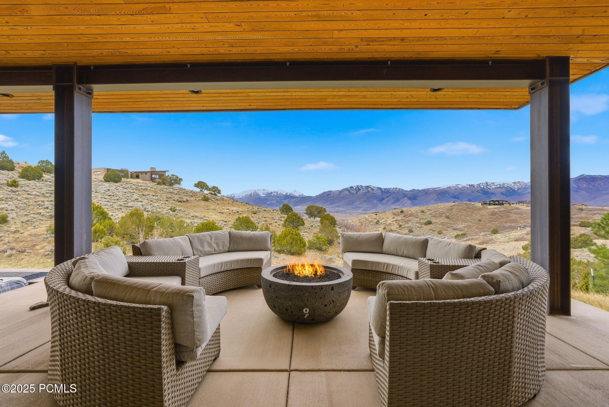 Heber City, Utah 84032, United States, 5 Bedrooms Bedrooms, ,7 BathroomsBathrooms,Residential,Active,250326