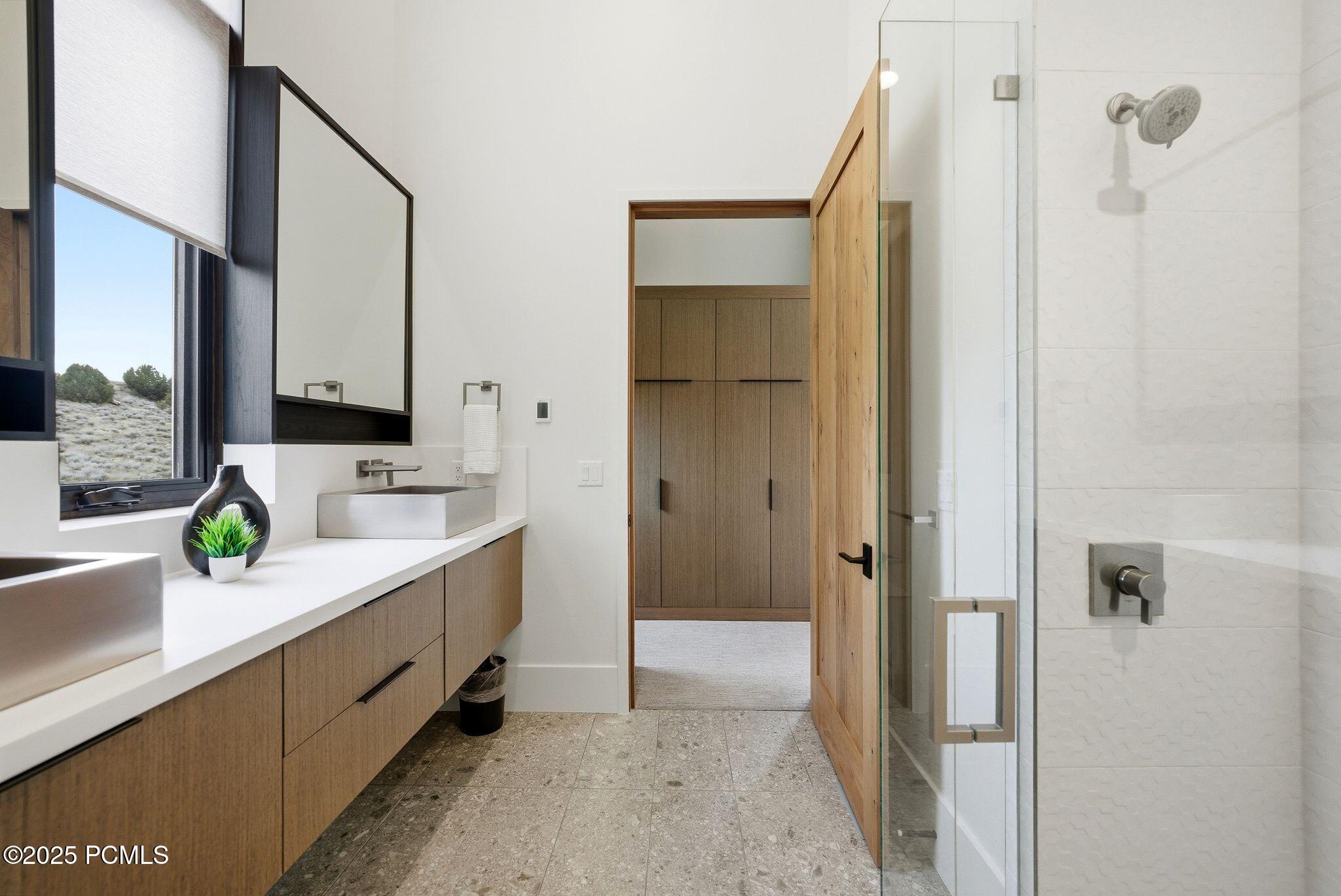 Heber City, Utah 84032, United States, 5 Bedrooms Bedrooms, ,7 BathroomsBathrooms,Residential,Active,250326