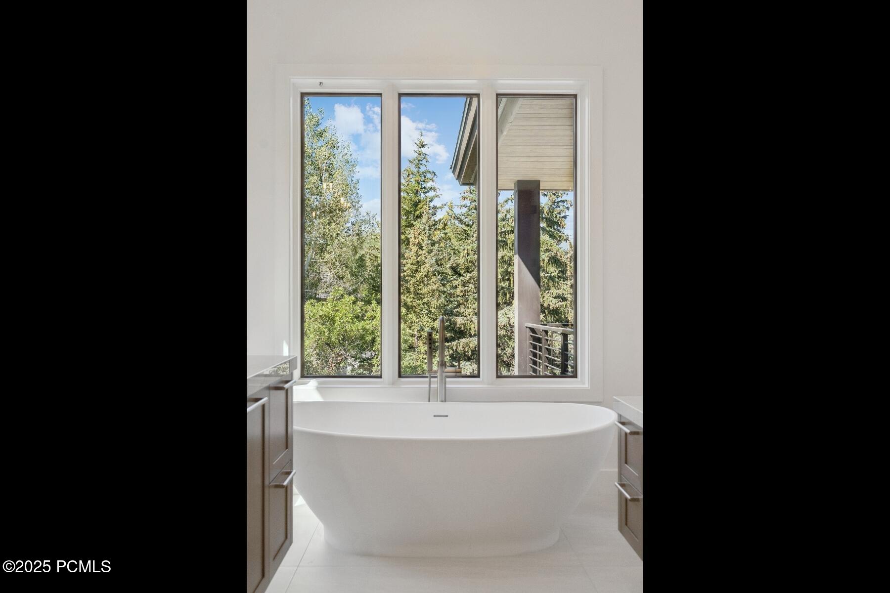 Park City, Utah 84060, United States, 6 Bedrooms Bedrooms, ,7 BathroomsBathrooms,Residential,Active,194819