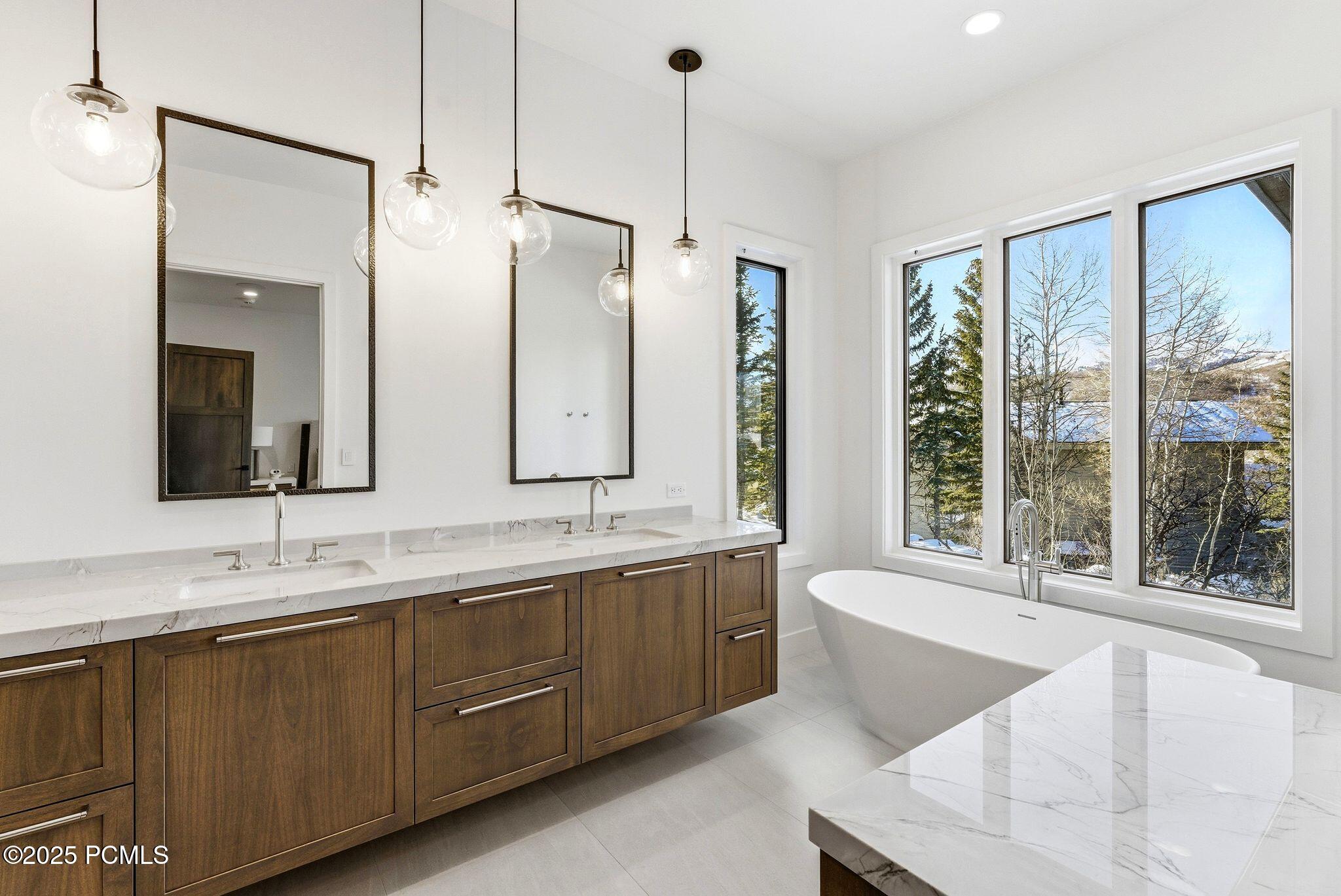 Park City, Utah 84060, United States, 6 Bedrooms Bedrooms, ,7 BathroomsBathrooms,Residential,Active,194819