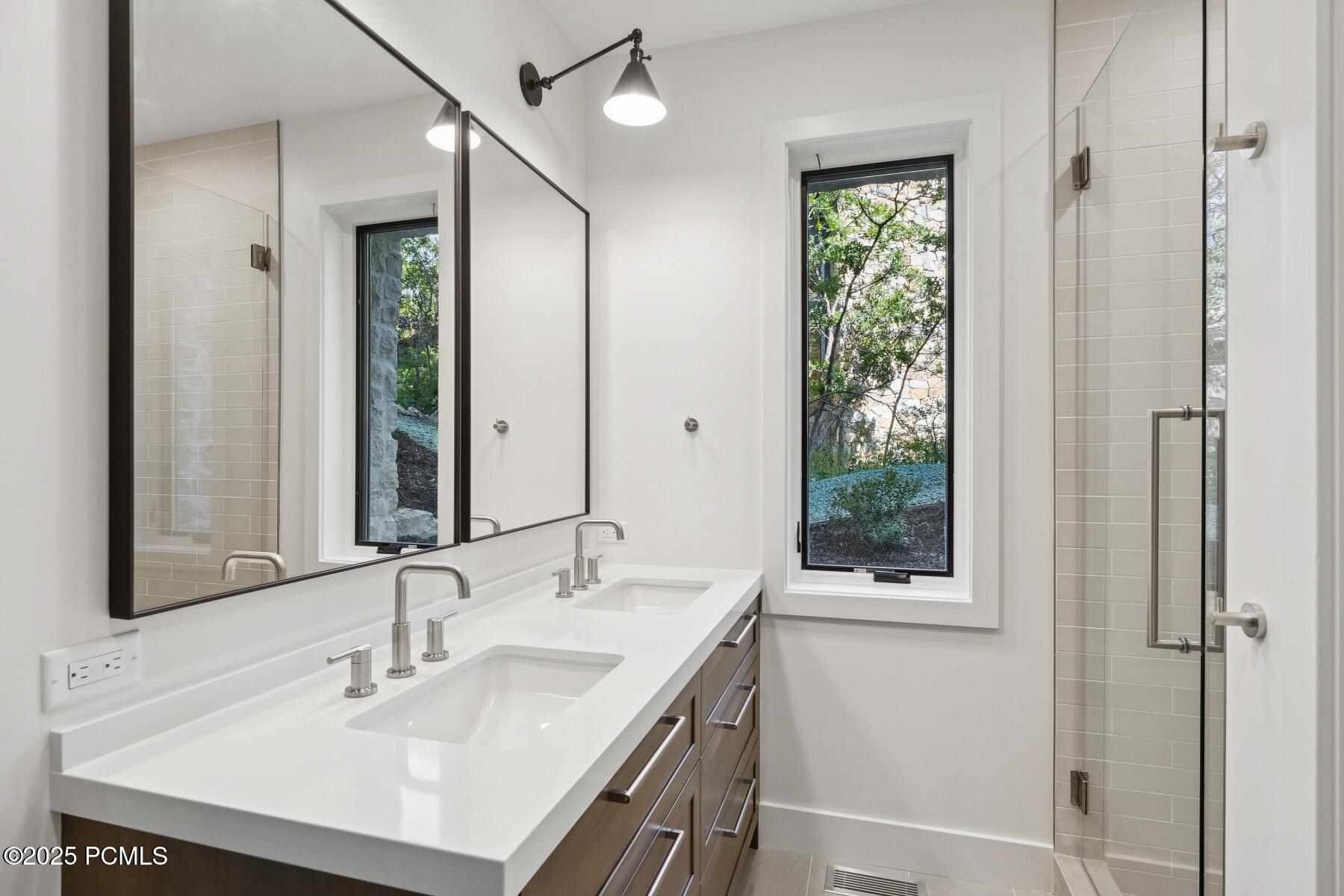 Park City, Utah 84060, United States, 6 Bedrooms Bedrooms, ,7 BathroomsBathrooms,Residential,Active,194819