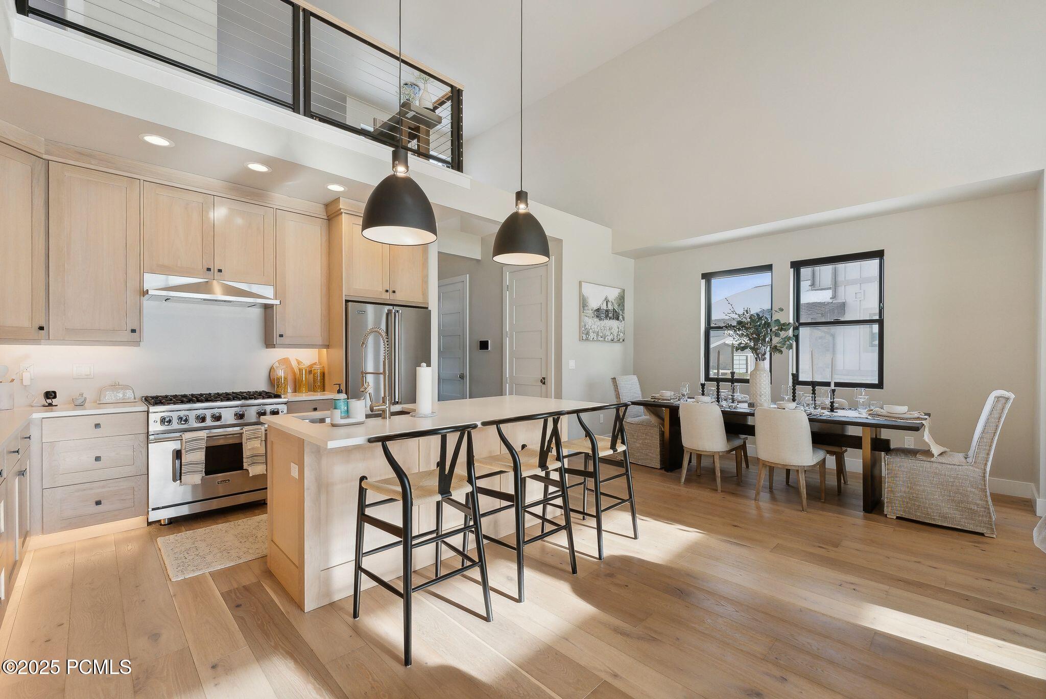 Heber City, Utah 84032, United States, 4 Bedrooms Bedrooms, ,4 BathroomsBathrooms,Residential,Pending,227418