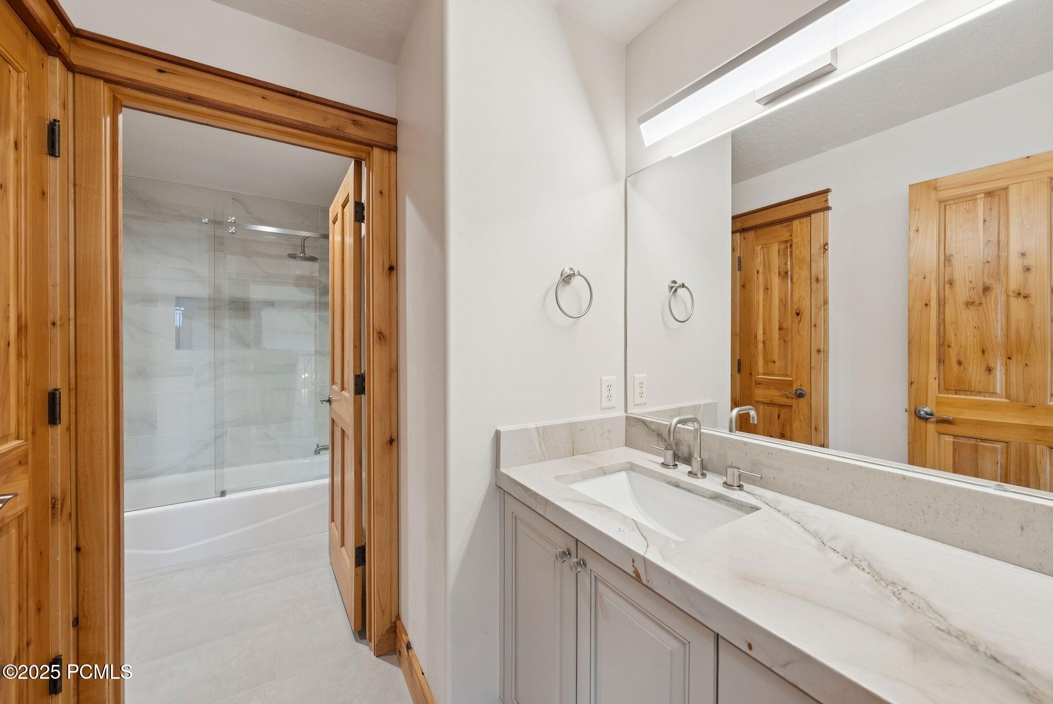 Heber City, Utah 84032, United States, 5 Bedrooms Bedrooms, ,4 BathroomsBathrooms,Residential,Active,153660