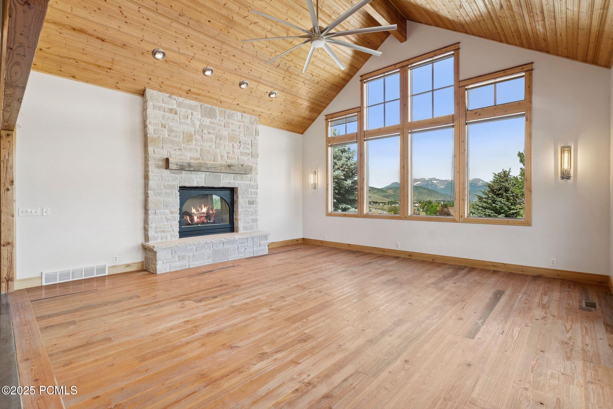 Heber City, Utah 84032, United States, 5 Bedrooms Bedrooms, ,4 BathroomsBathrooms,Residential,Active,153660