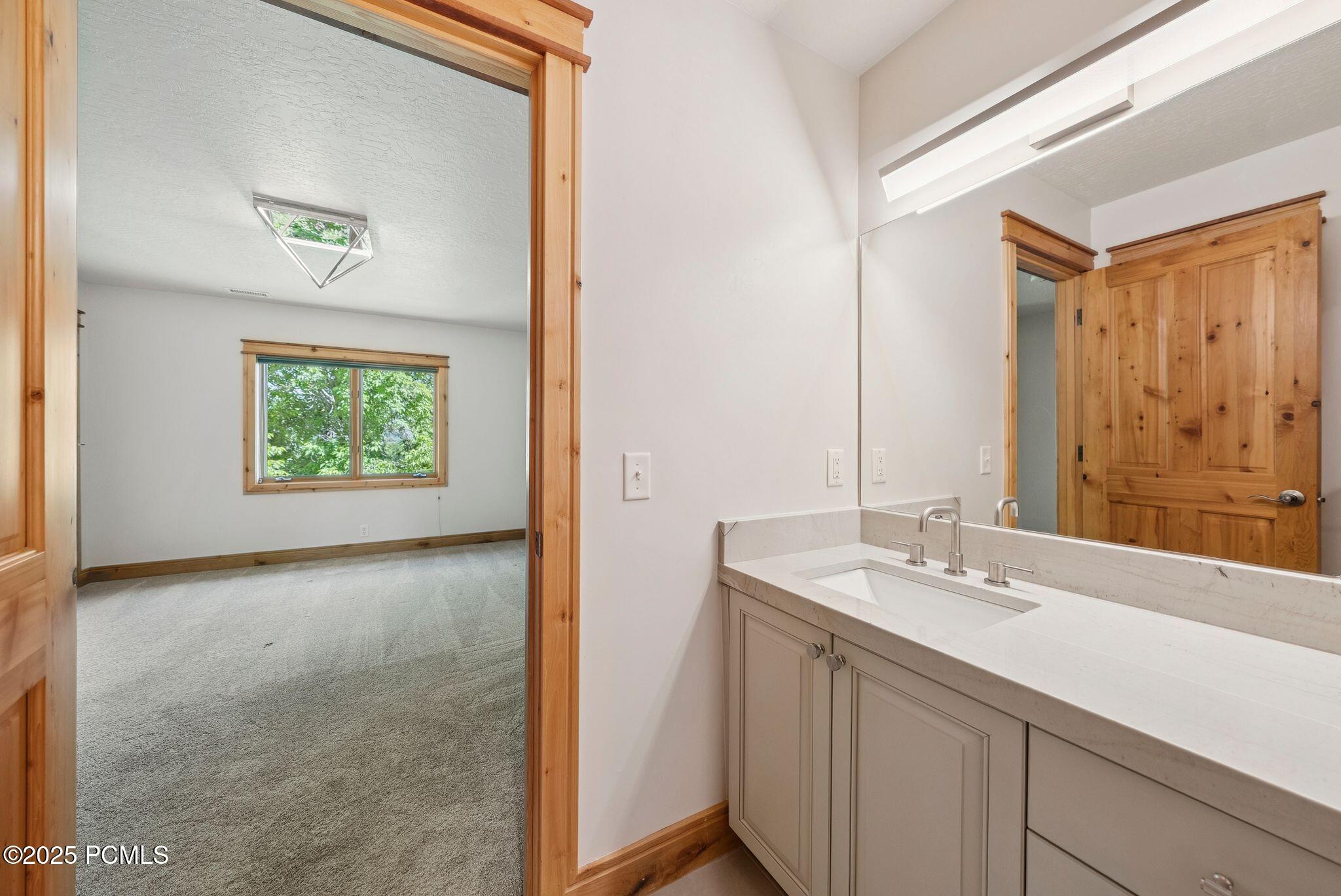 Heber City, Utah 84032, United States, 5 Bedrooms Bedrooms, ,4 BathroomsBathrooms,Residential,Active,153660