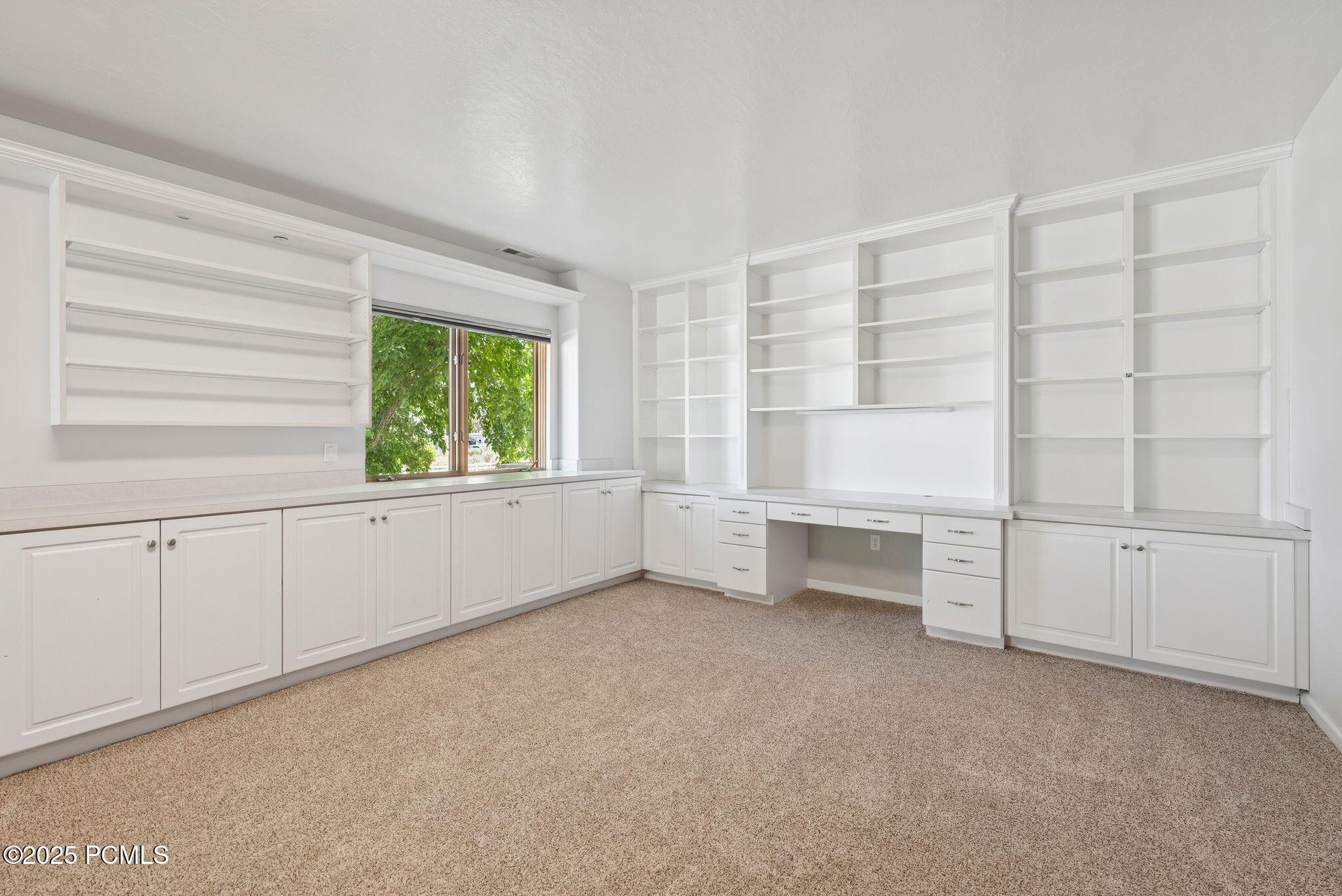 Heber City, Utah 84032, United States, 5 Bedrooms Bedrooms, ,4 BathroomsBathrooms,Residential,Active,153660