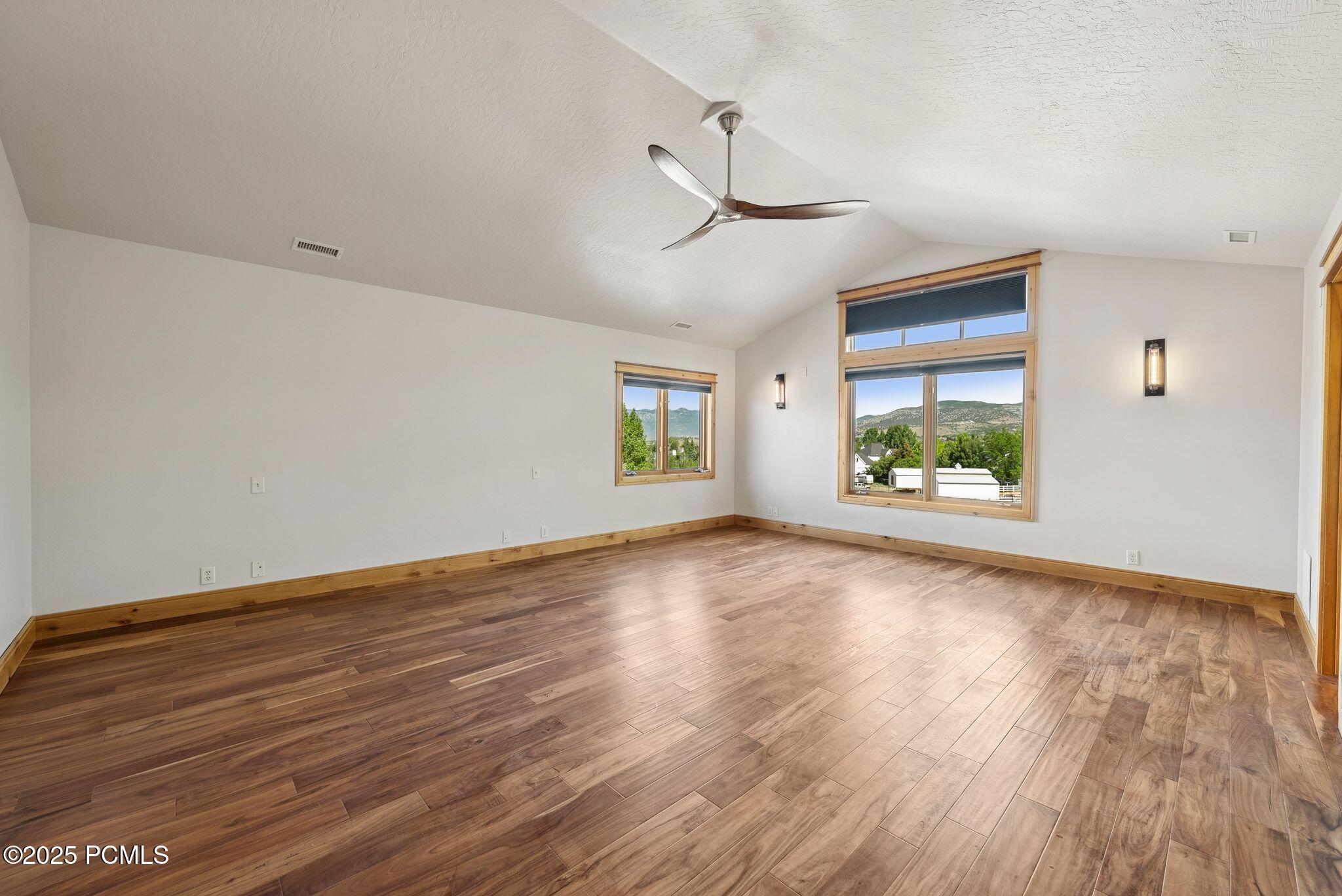 Heber City, Utah 84032, United States, 5 Bedrooms Bedrooms, ,4 BathroomsBathrooms,Residential,Active,153660