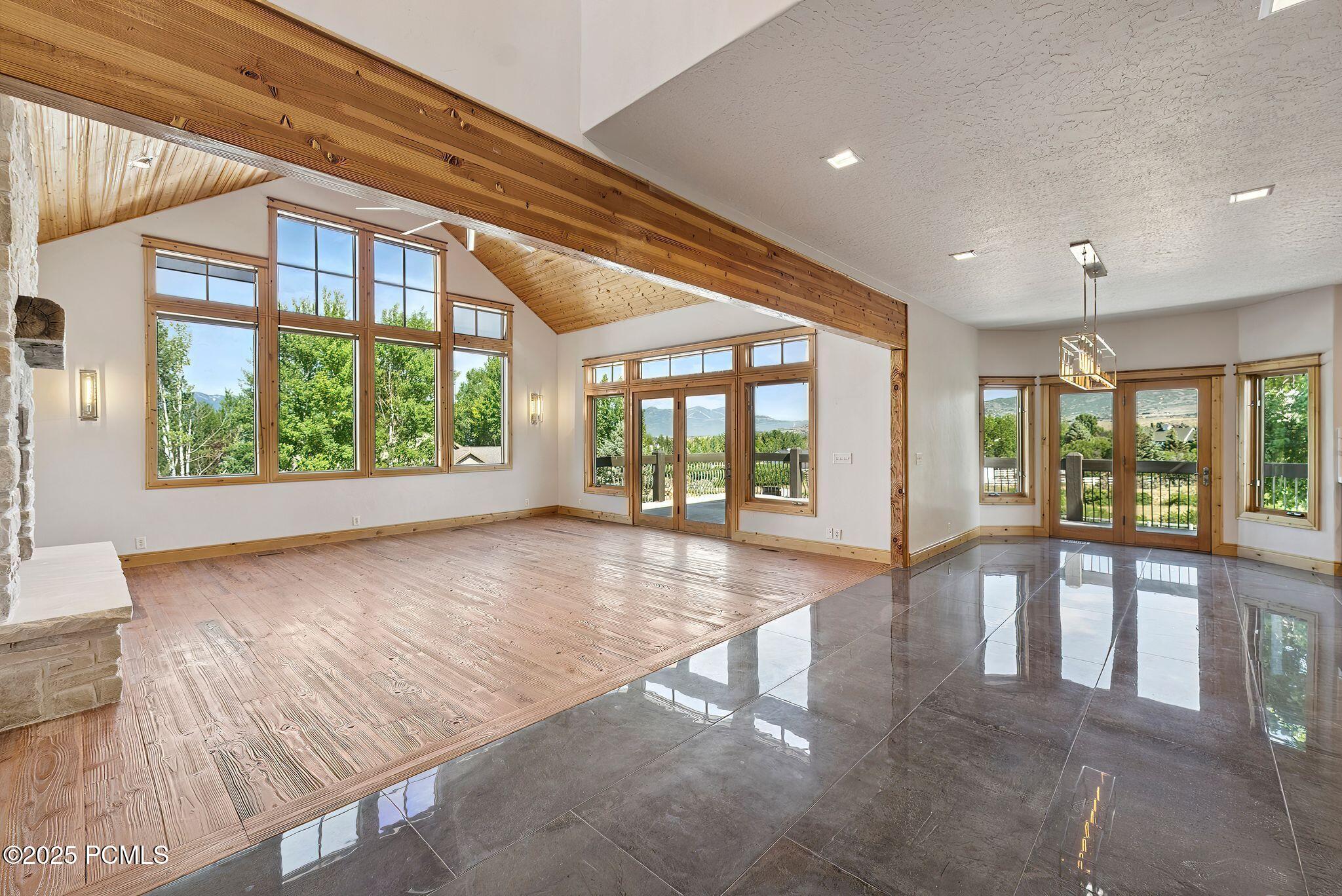 Heber City, Utah 84032, United States, 5 Bedrooms Bedrooms, ,4 BathroomsBathrooms,Residential,Active,153660